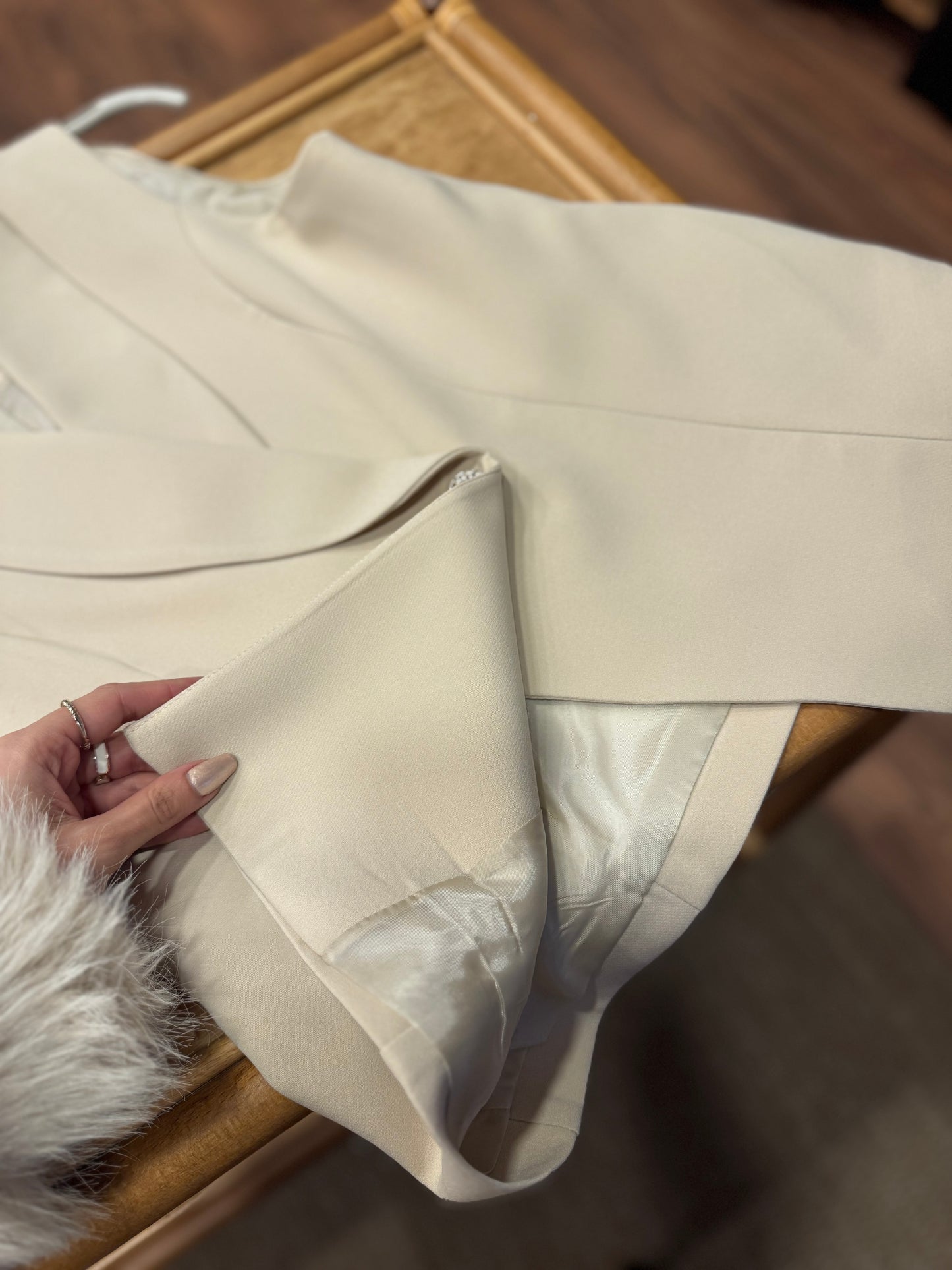 Layla Premium Asimetrik Kesim Krem Yelek