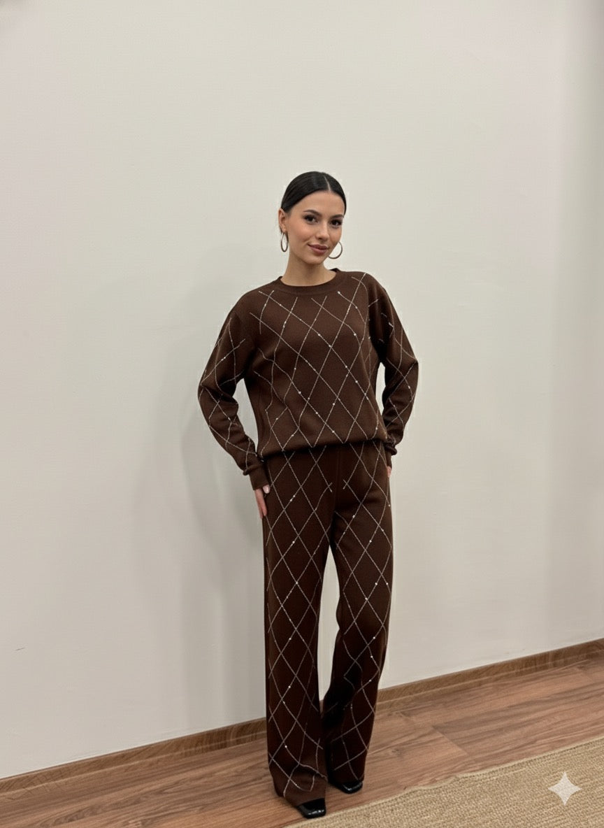 Baklava Desen Kahverengi Taşlı Takım