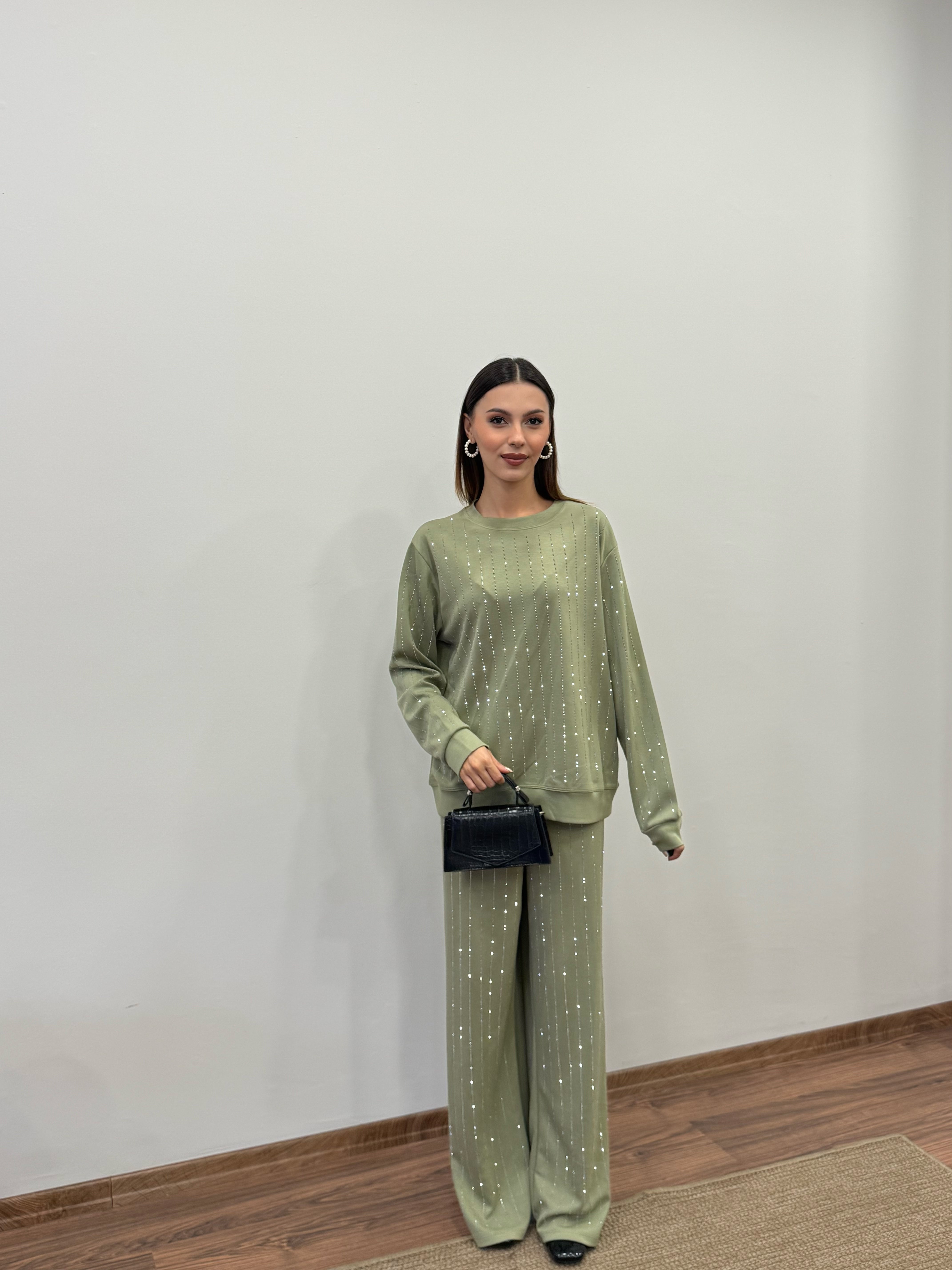 Çizgi Desen Taşlı Yağ Yeşili Takım
