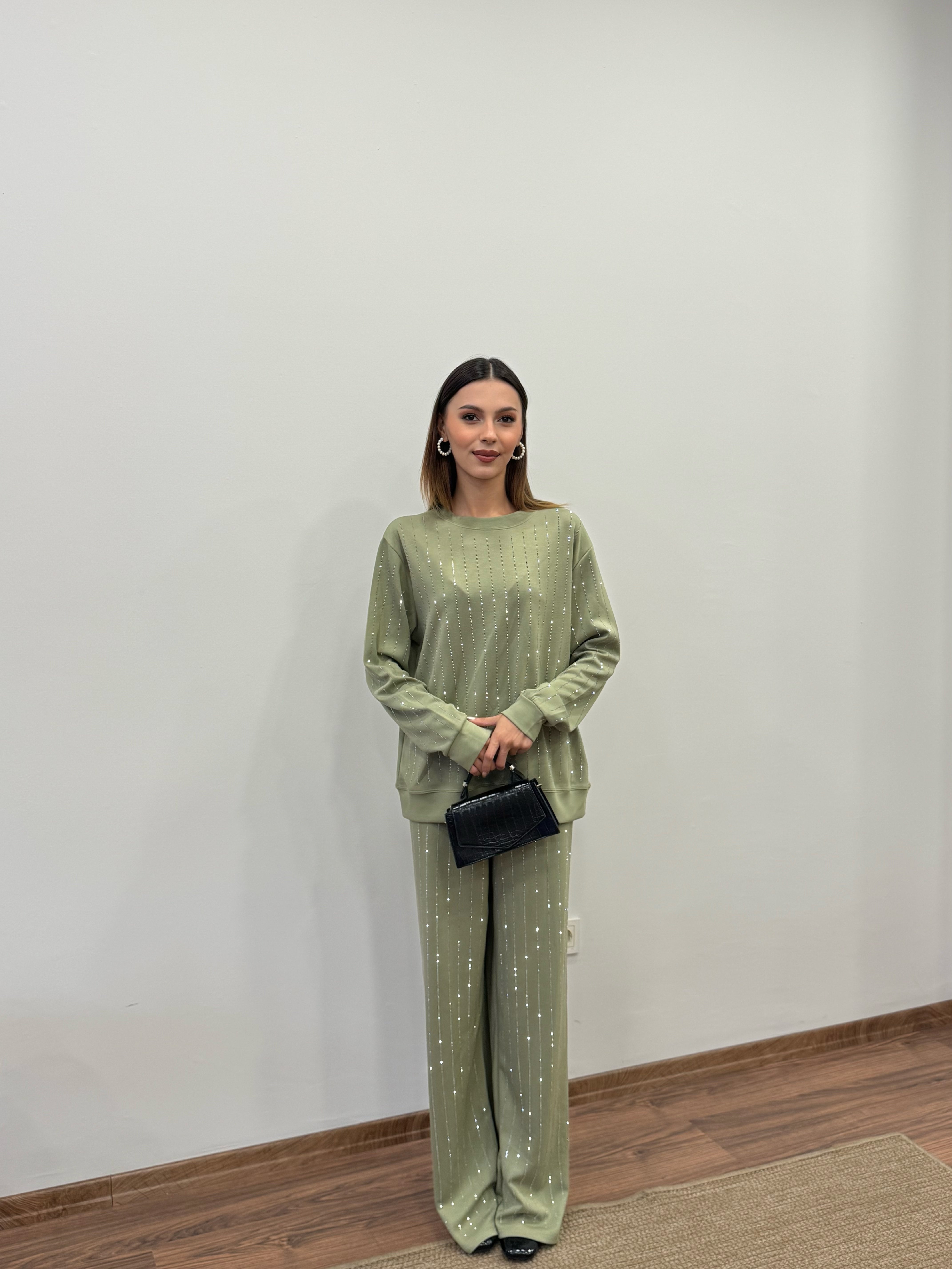 Çizgi Desen Taşlı Yağ Yeşili Takım