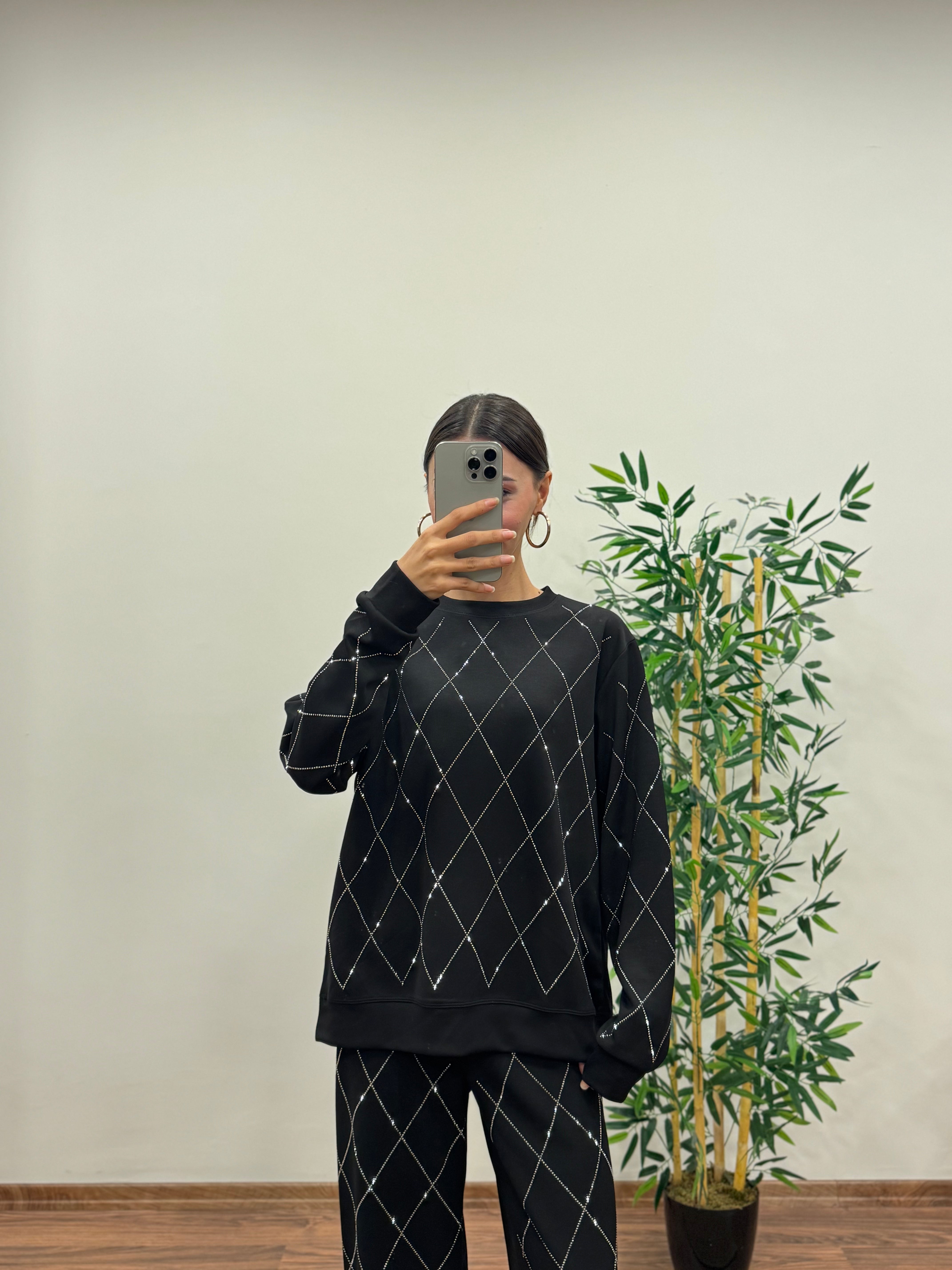 Baklava Desen Taşlı Siyah Takım