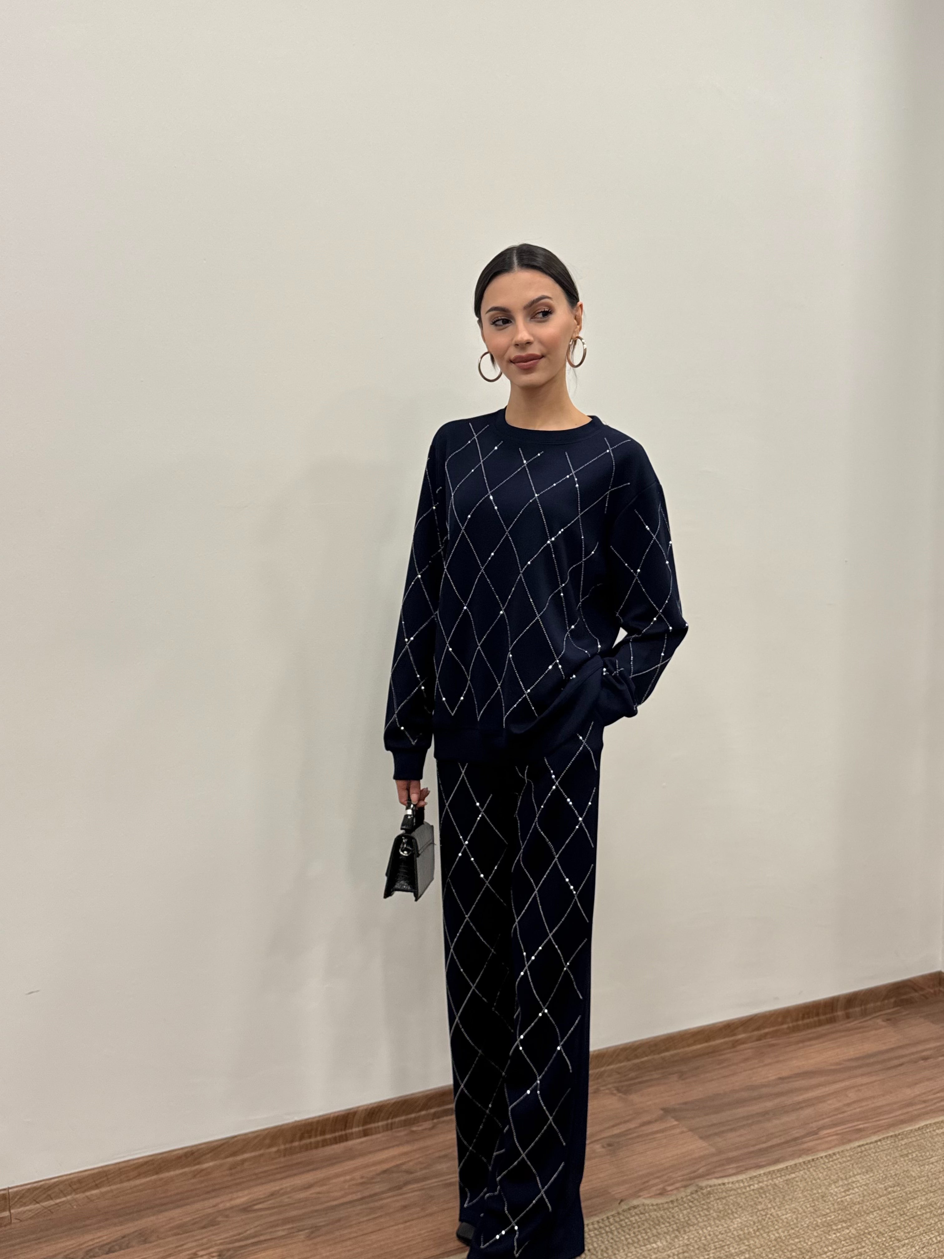 Baklava Desen Lacivert Taşlı Takım