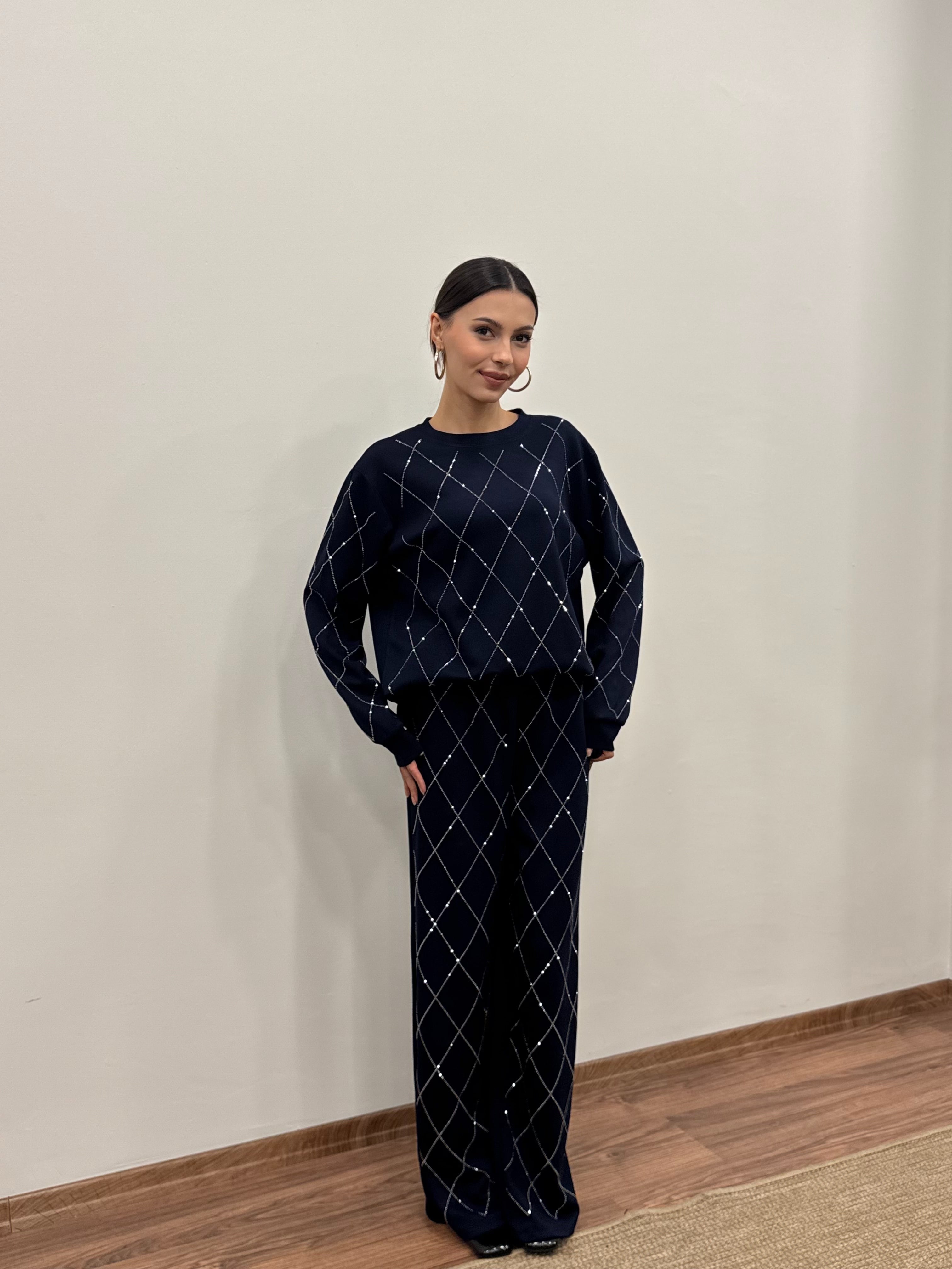 Baklava Desen Lacivert Taşlı Takım