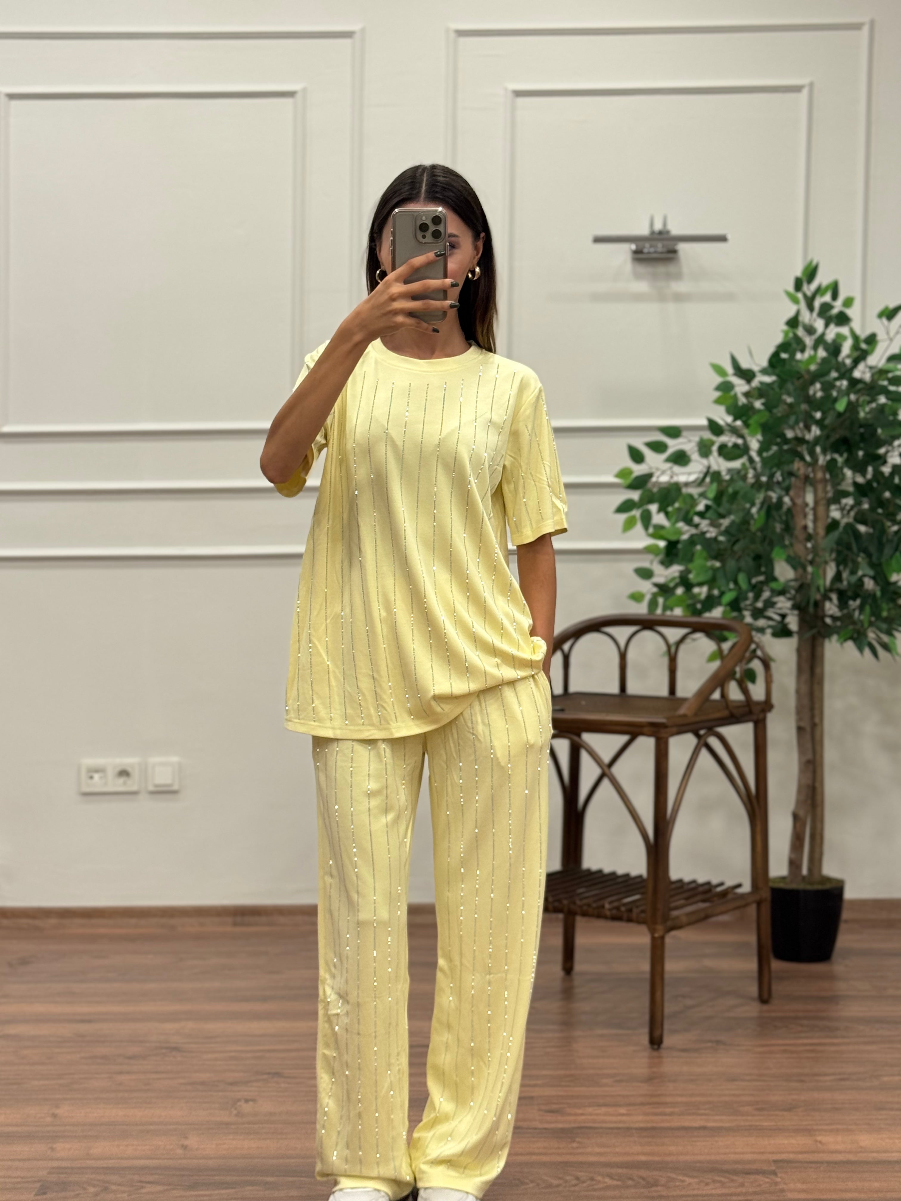 Oys Çizgi Desen Taş Baskı Sarı Bluz Pantolon Takım