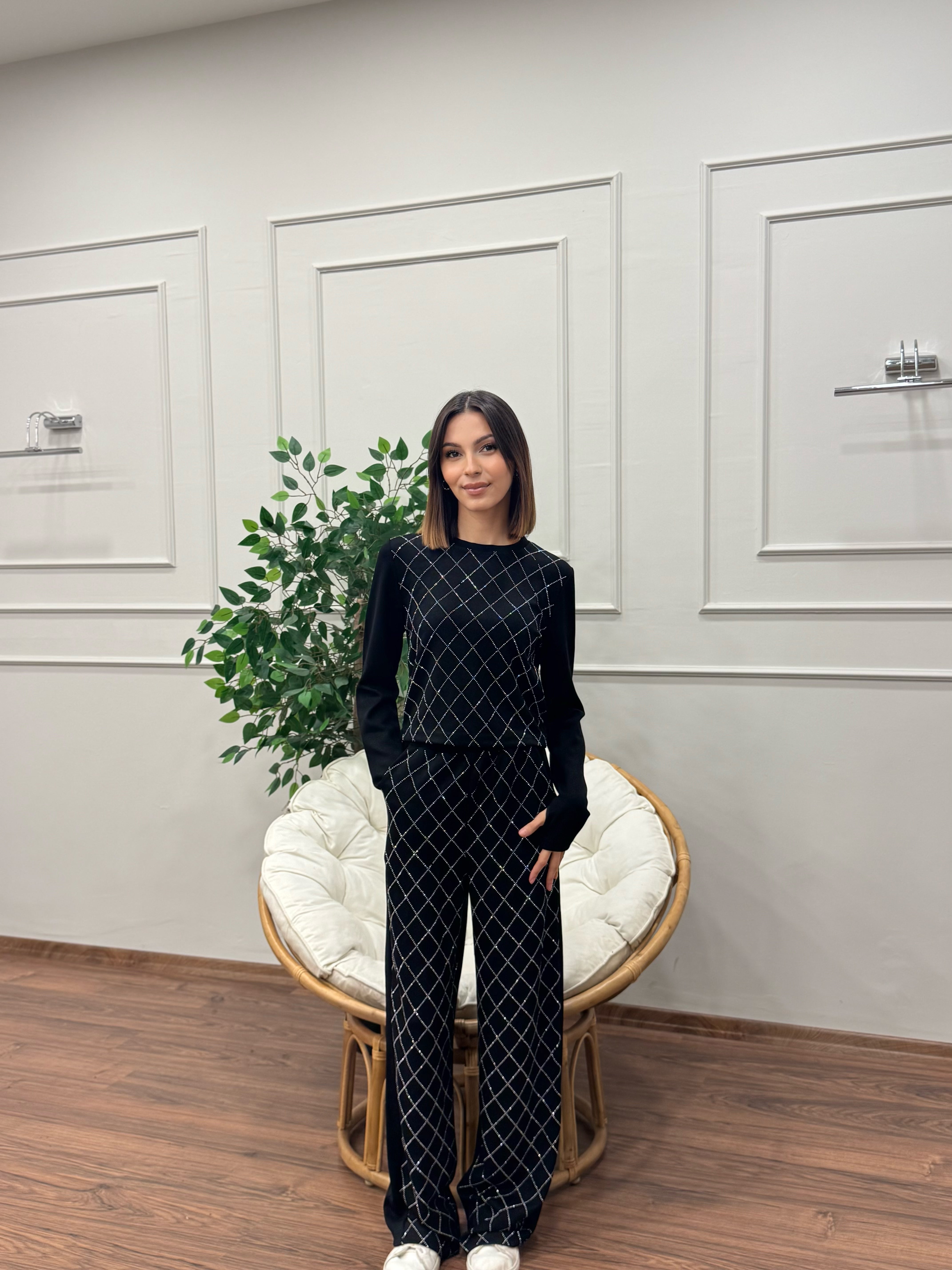 Moly Baklava Desen Taşlı Siyah Crop Pantolon Takım