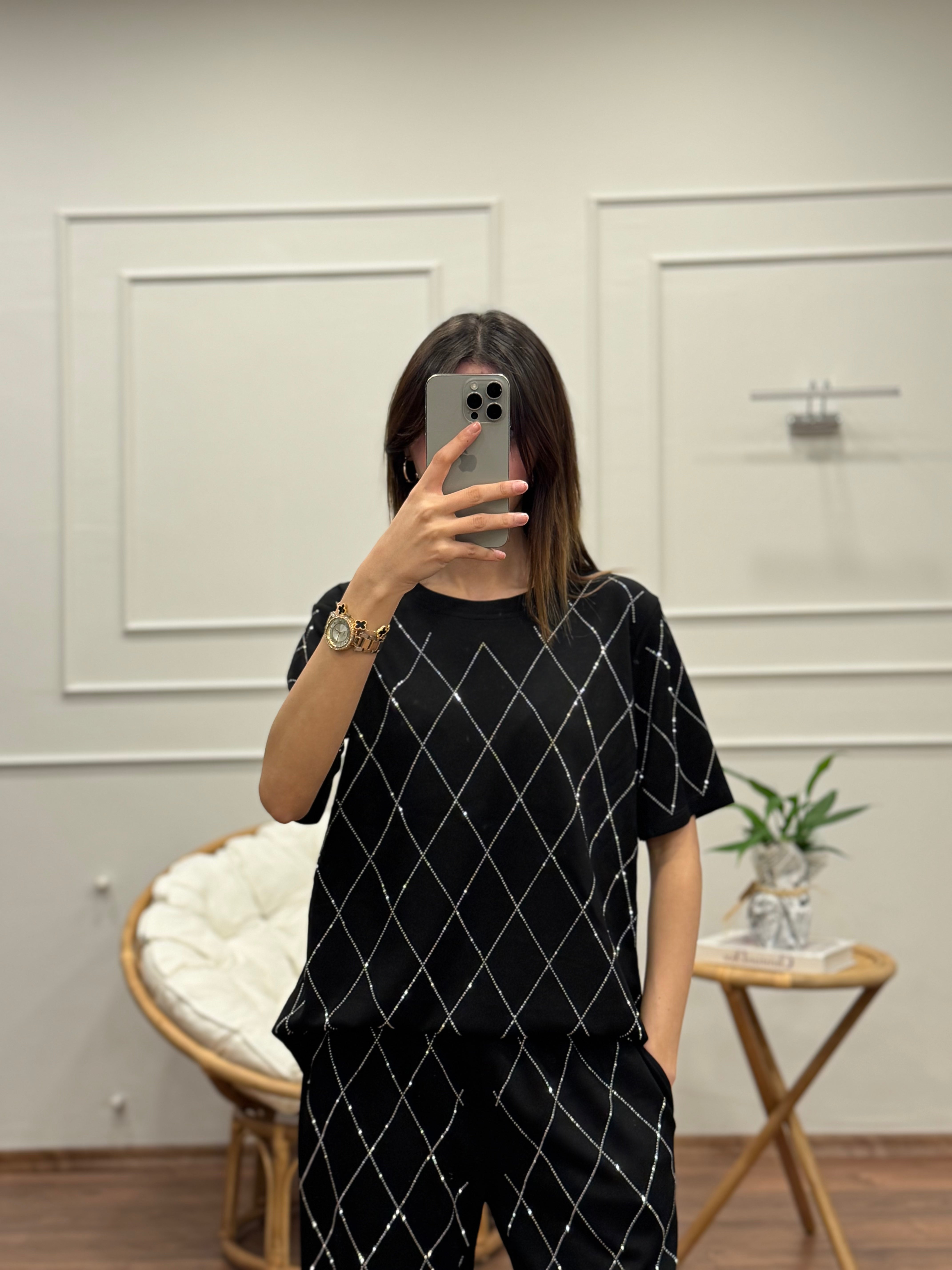 Oys Baklava Desen Taş Baskı Siyah Bluz Pantolon Takım