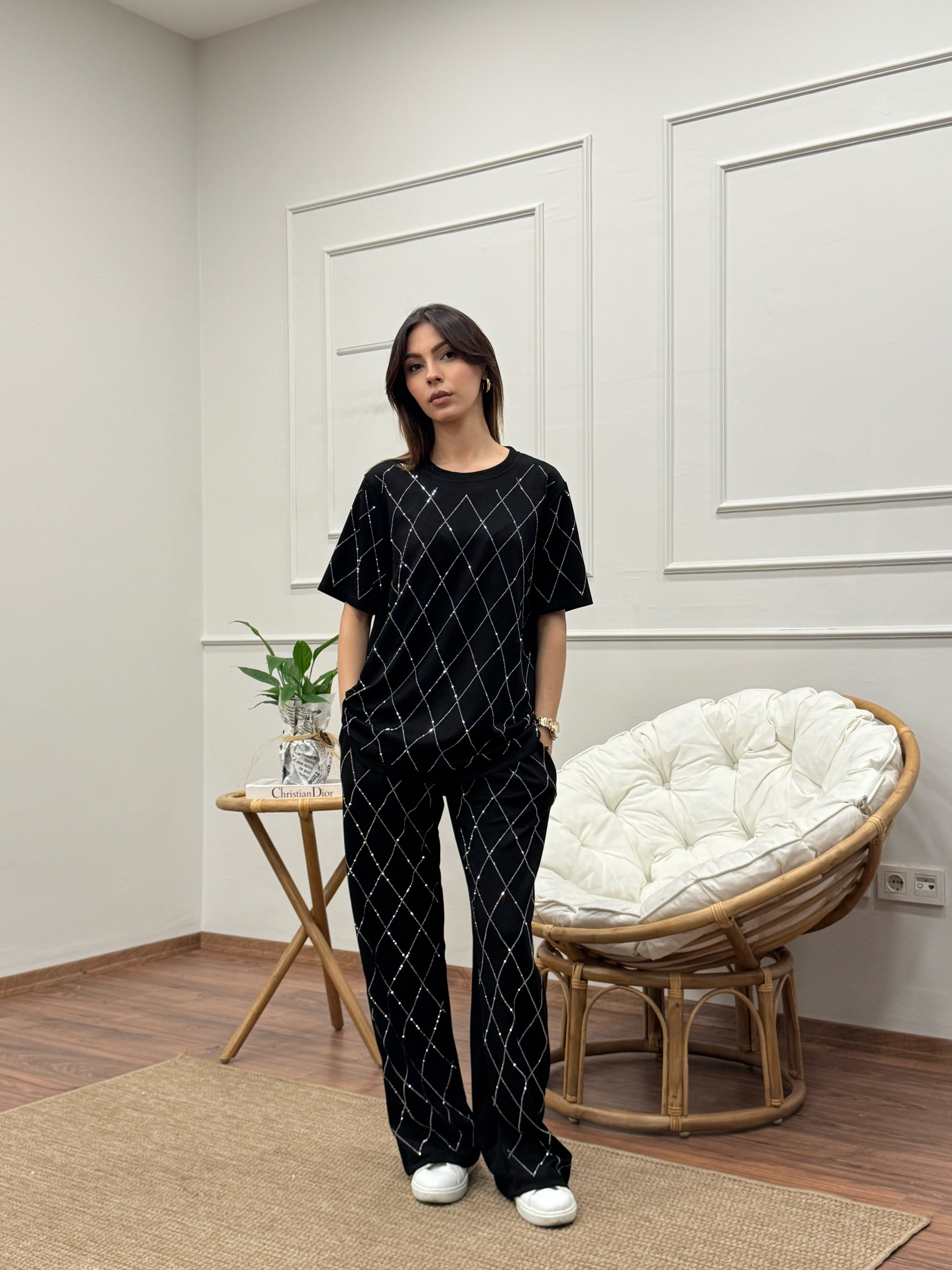 Oys Baklava Desen Taş Baskı Siyah Bluz Pantolon Takım