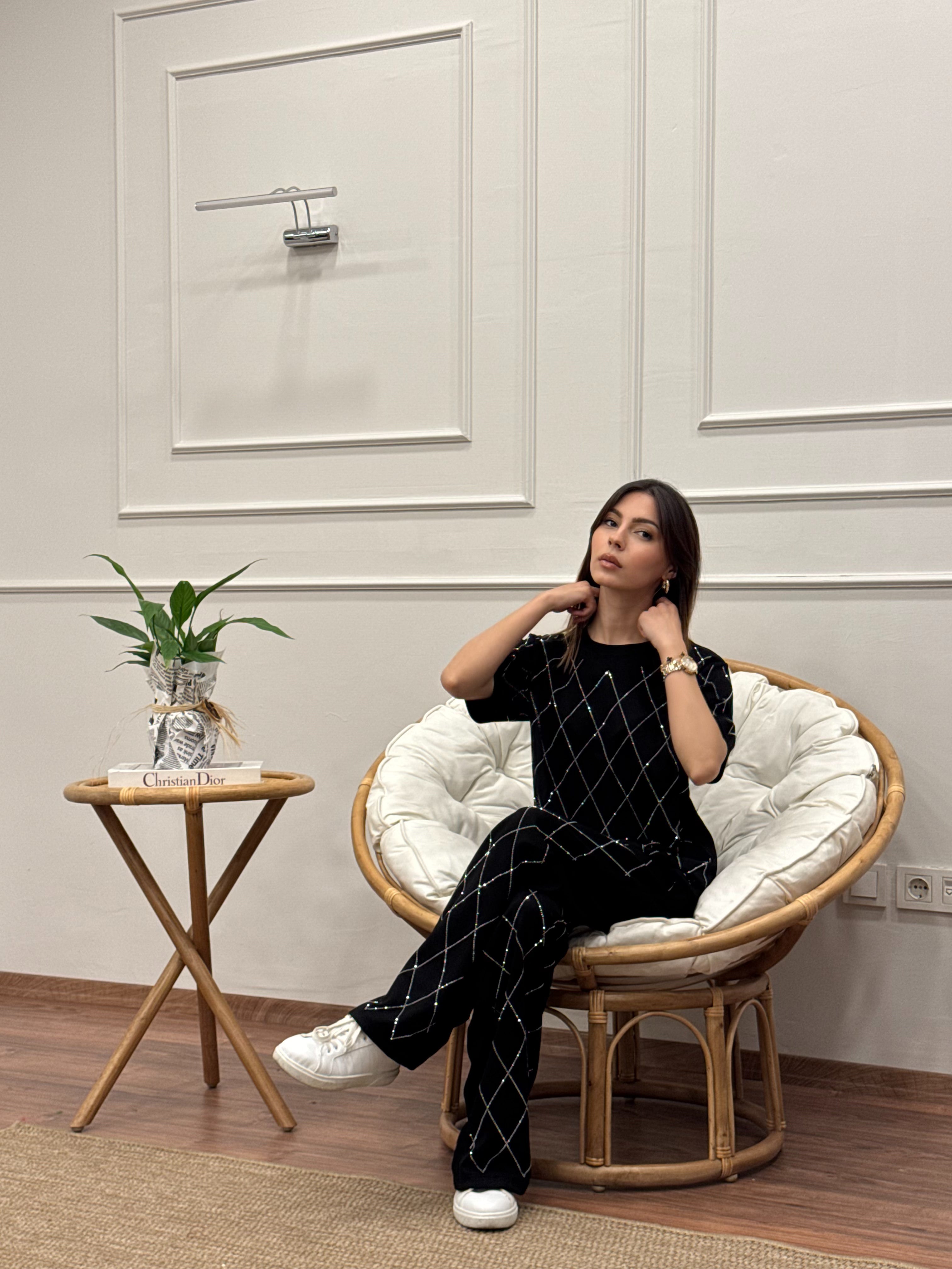 Oys Baklava Desen Taş Baskı Siyah Bluz Pantolon Takım