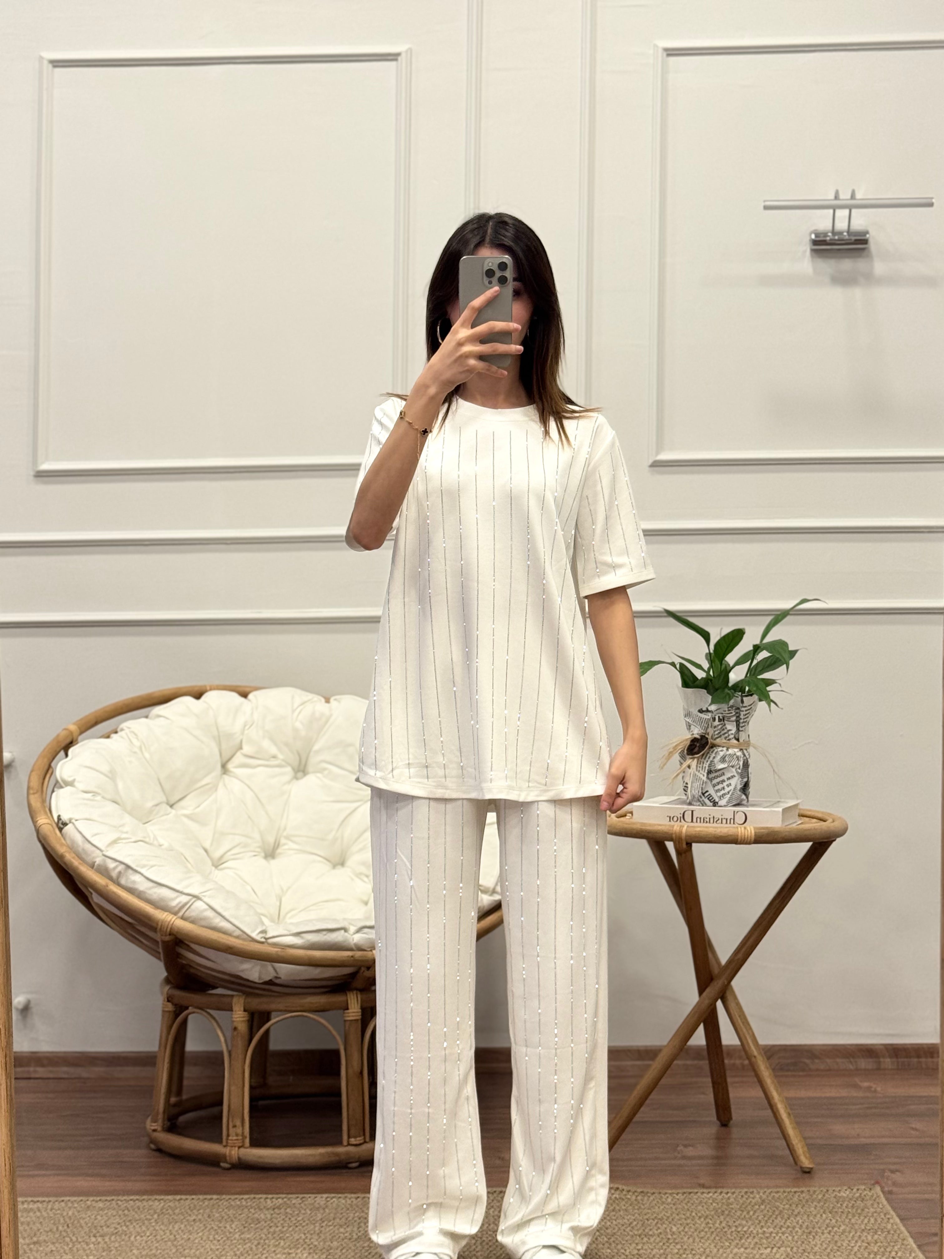 Oys Çizgi Desen Taş Baskı Beyaz Bluz Pantolon Takım