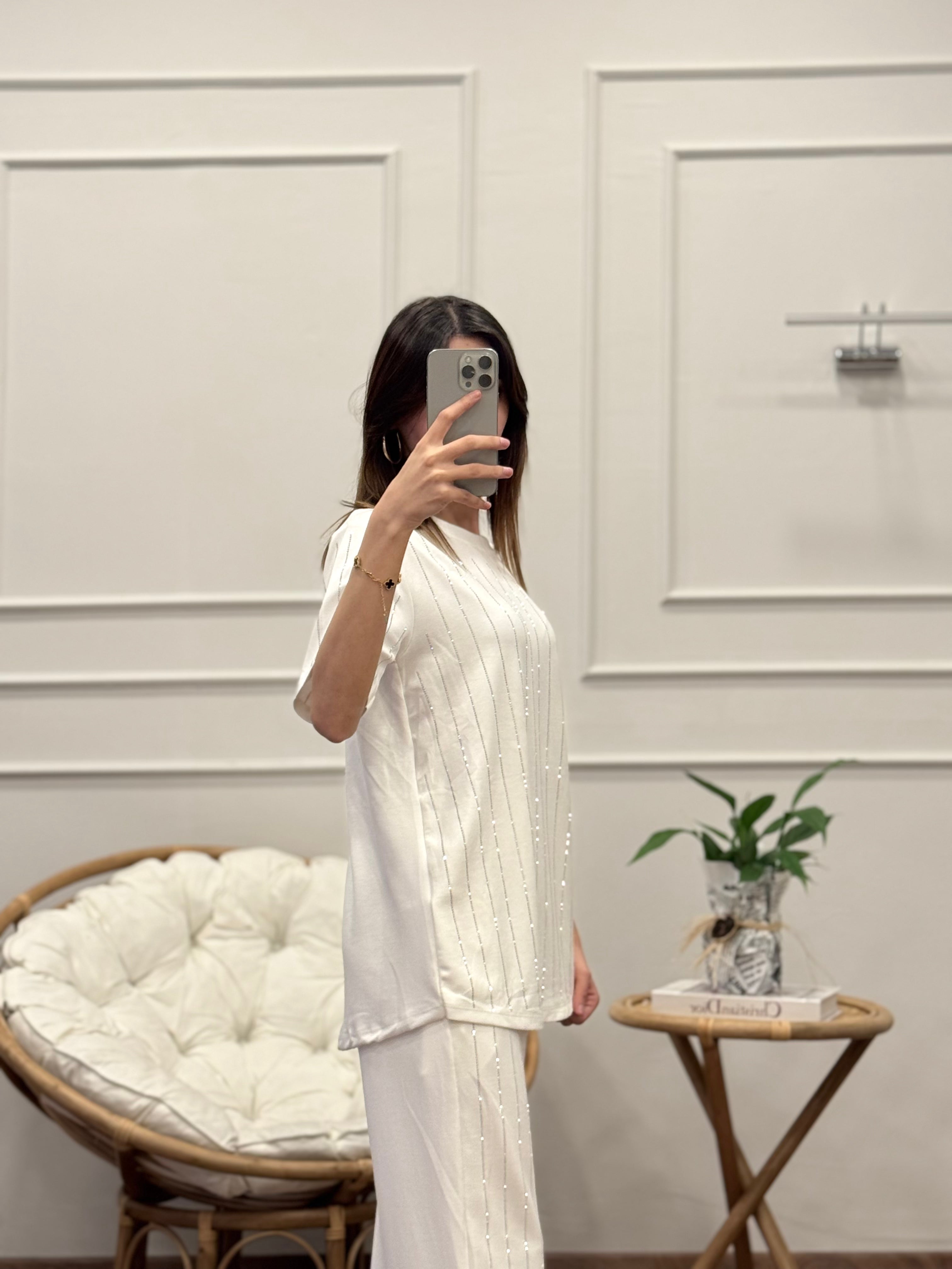 Oys Çizgi Desen Taş Baskı Beyaz Bluz Pantolon Takım