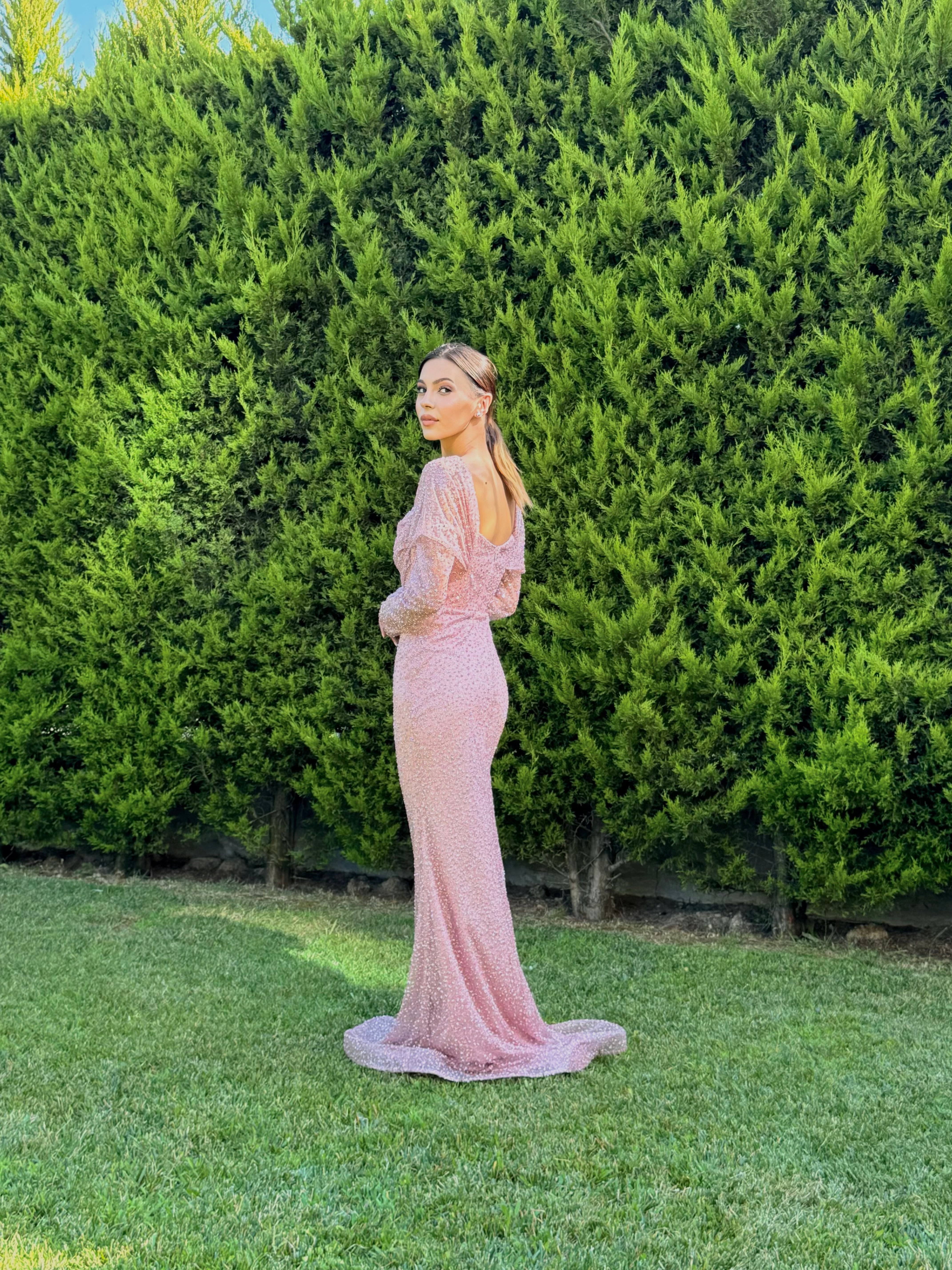 'Elanor' Kayık Yaka Taşlı Pudra Abiye