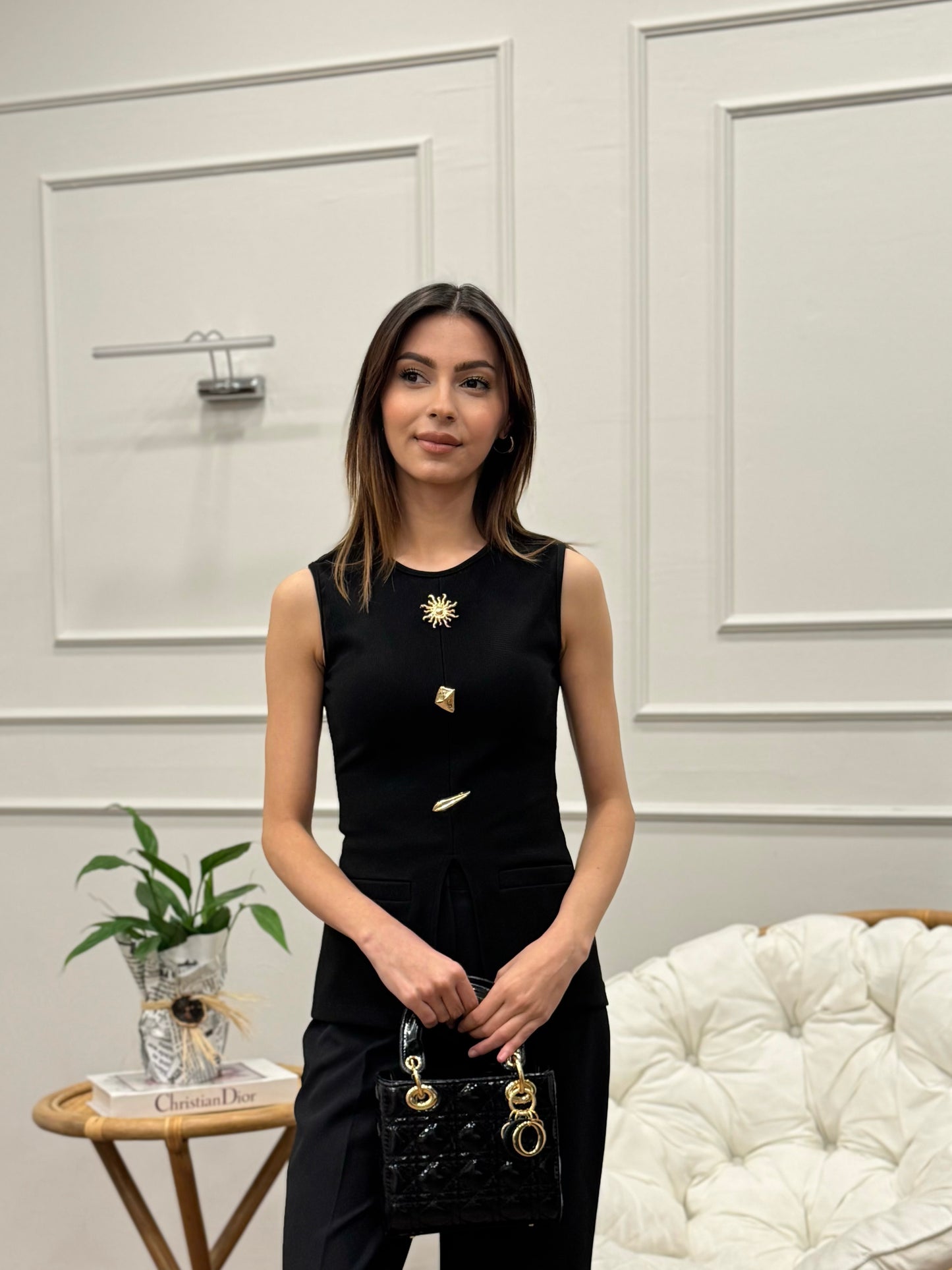 Aksesuar Detay Özel Tasarım Siyah Bluz