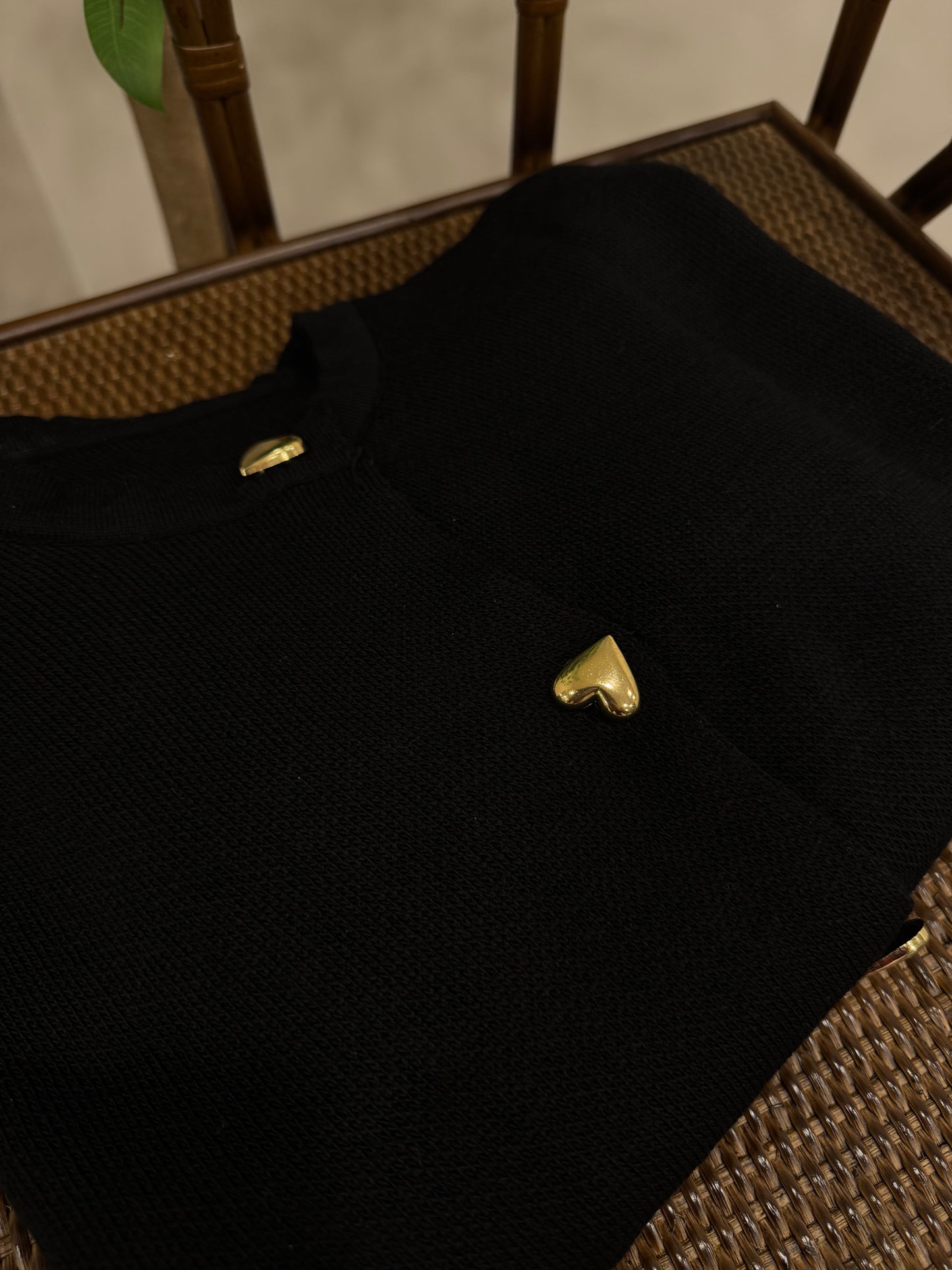 Kalp Düğme Detay Siyah Triko Hırka