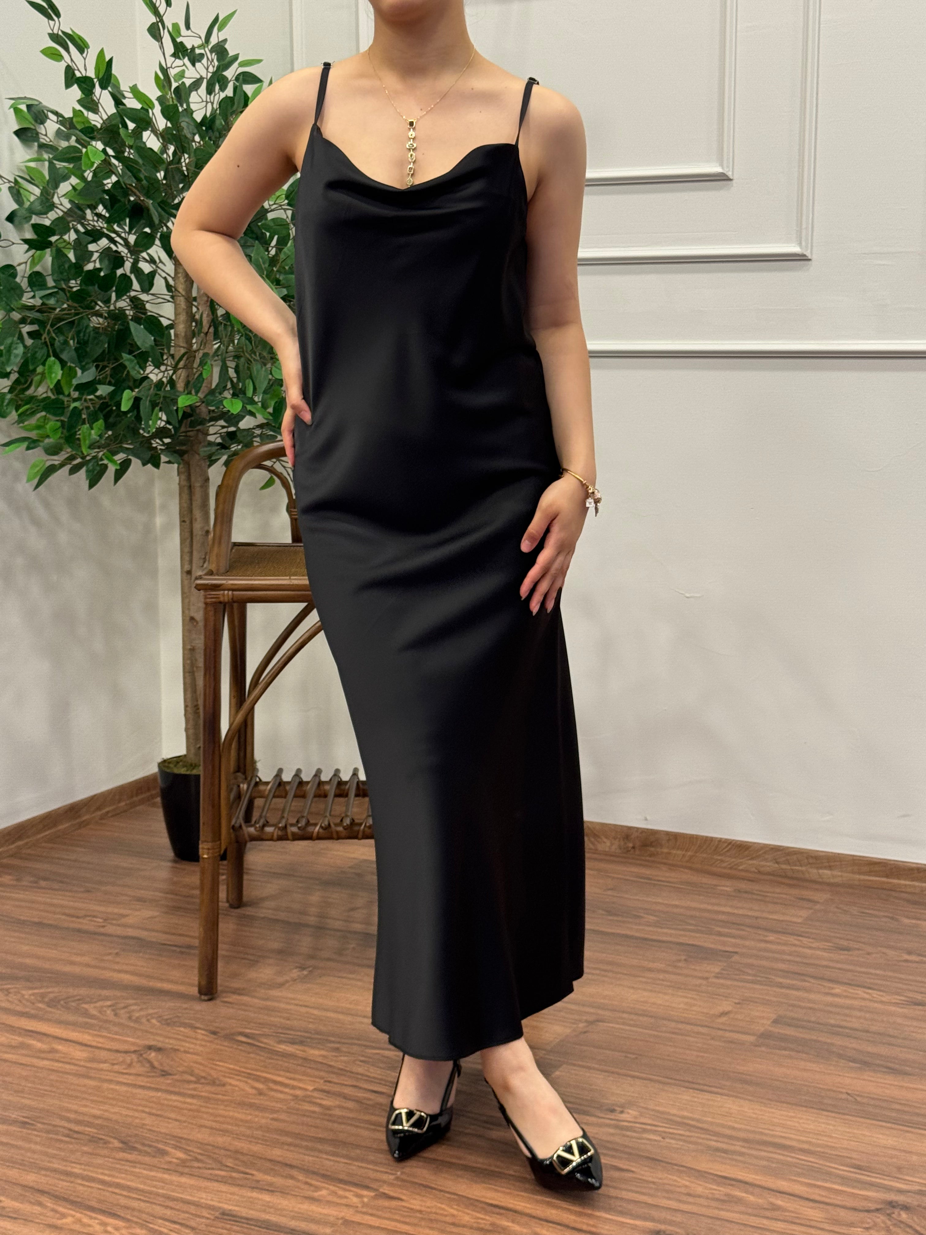 Saten İp Askılı Siyah Elbise