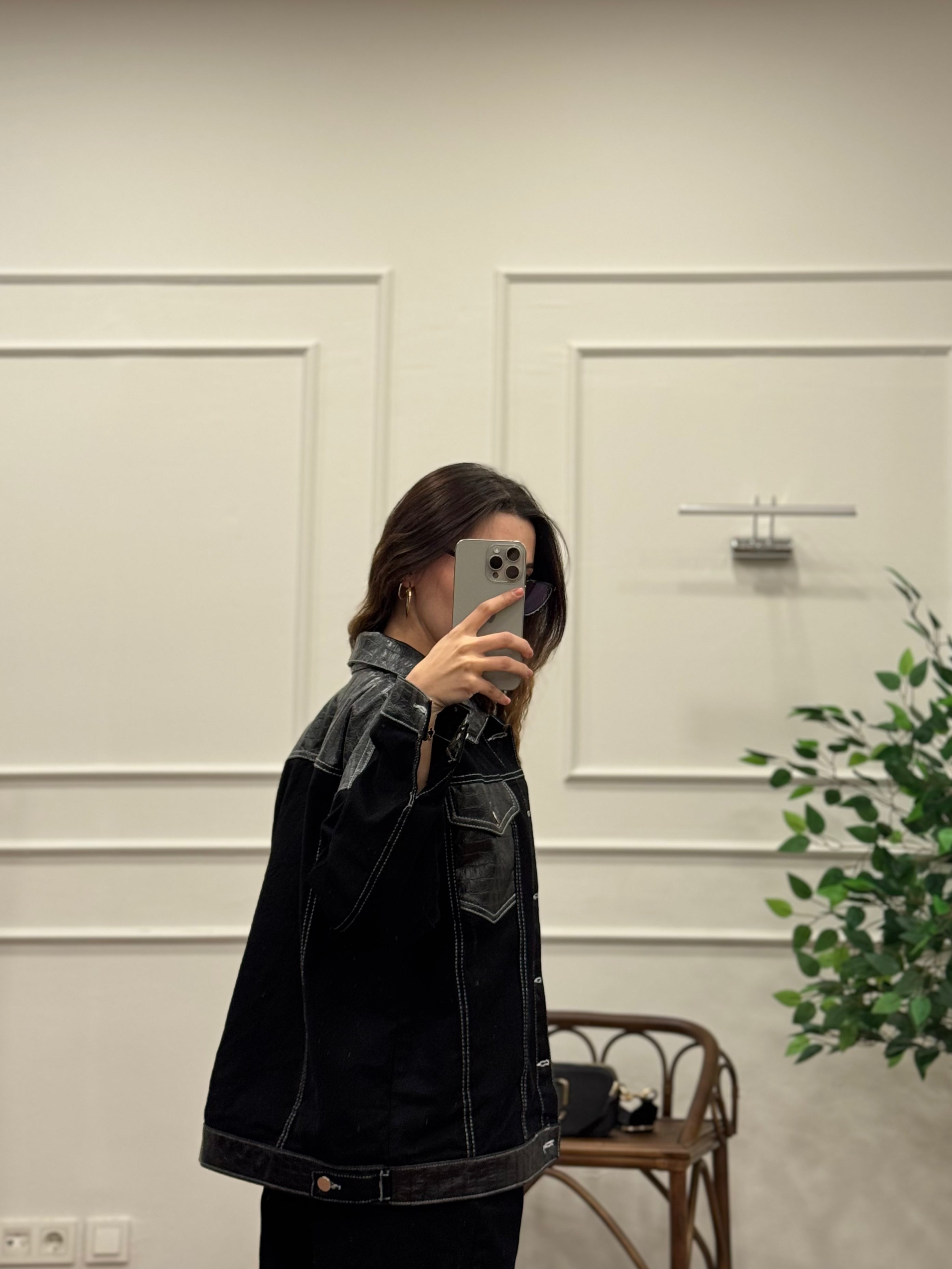 Neptün Denim Deri Garnili Siyah Takım