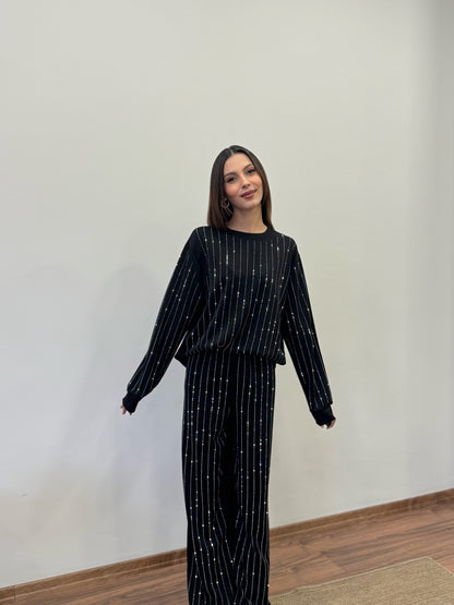 Çizgi Desen Taşlı Siyah Takım