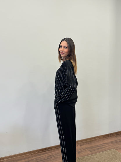 Çizgi Desen Taşlı Siyah Takım