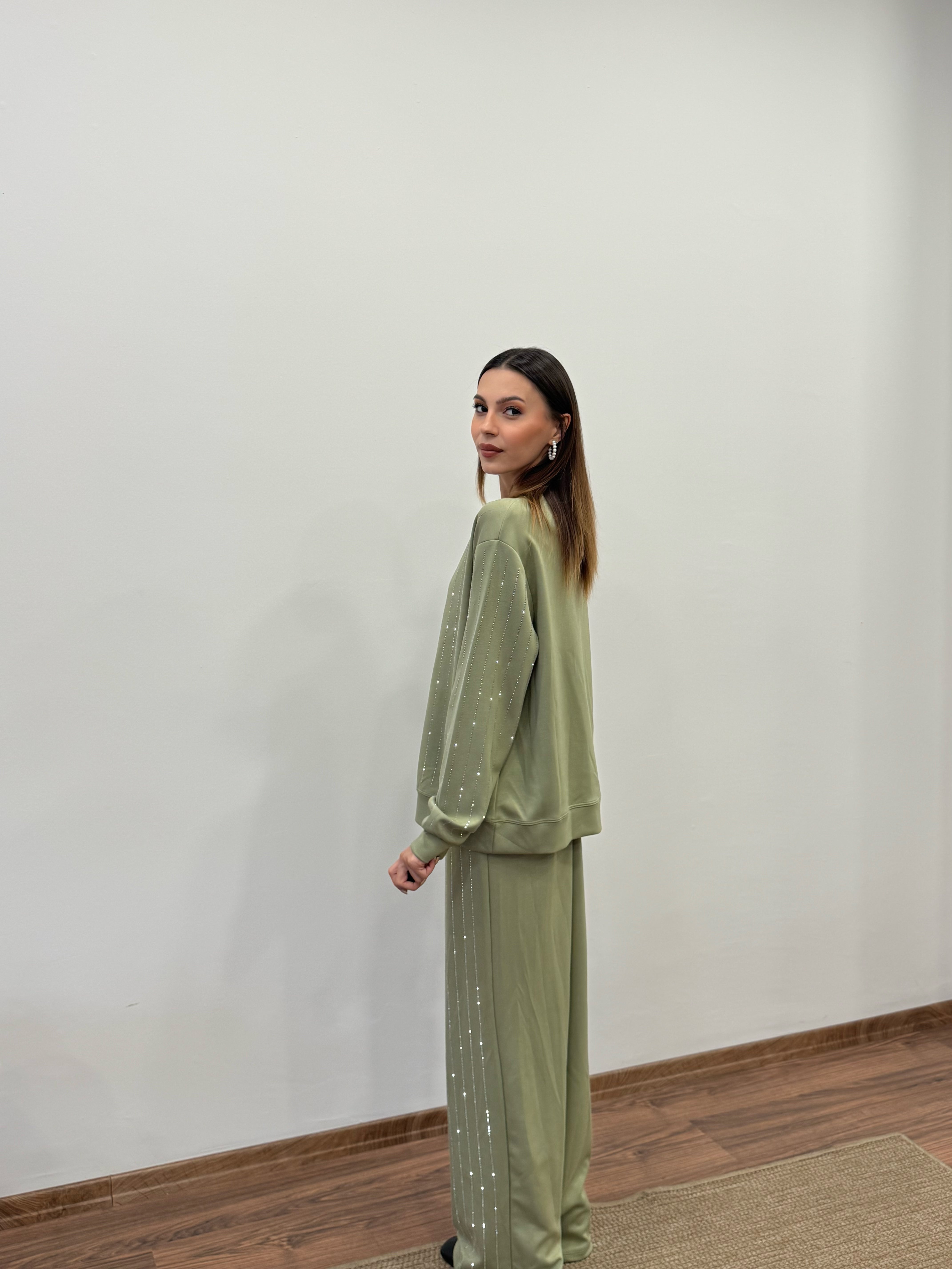 Çizgi Desen Taşlı Yağ Yeşili Takım