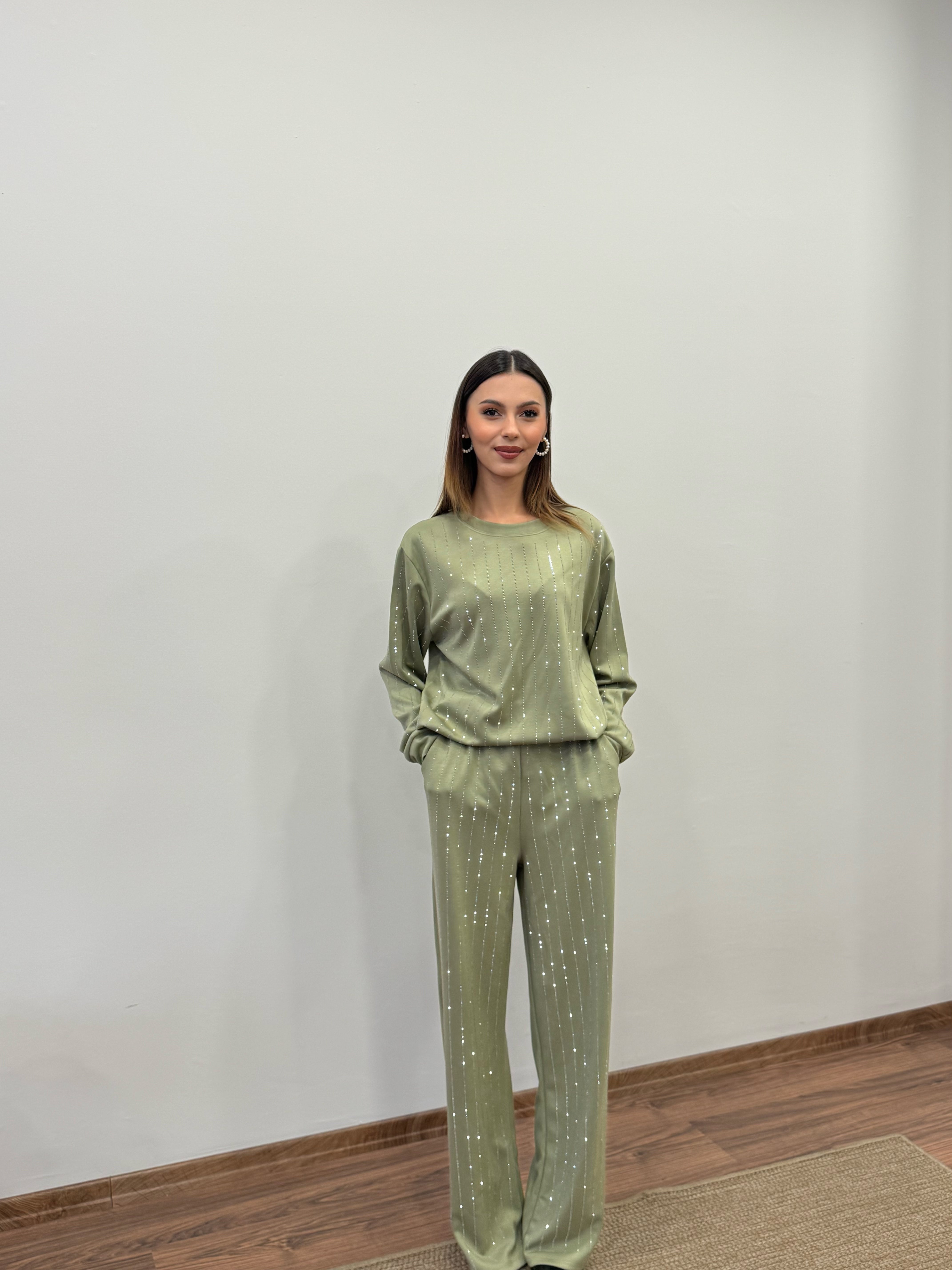 Çizgi Desen Taşlı Yağ Yeşili Takım