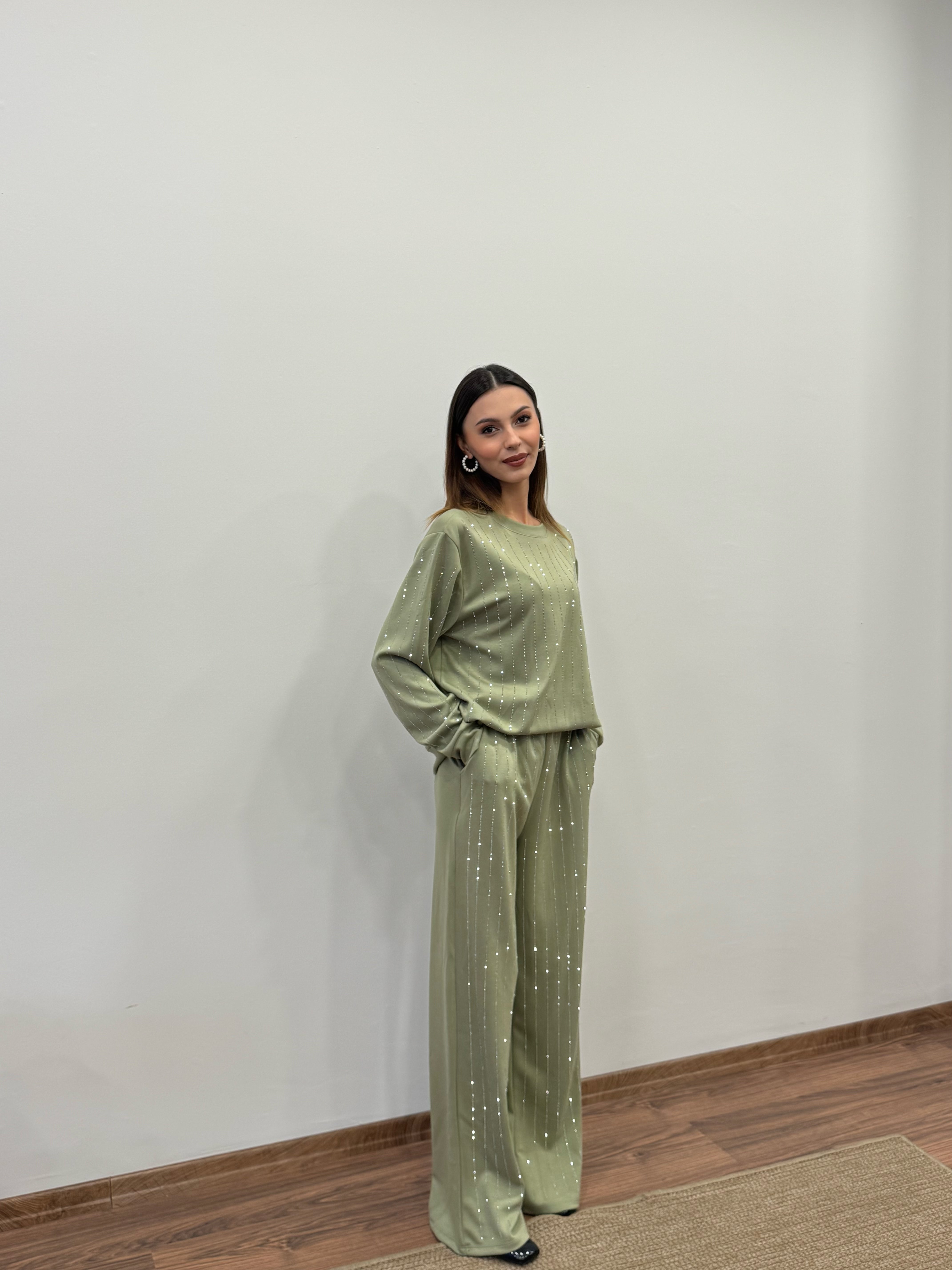 Çizgi Desen Taşlı Yağ Yeşili Takım