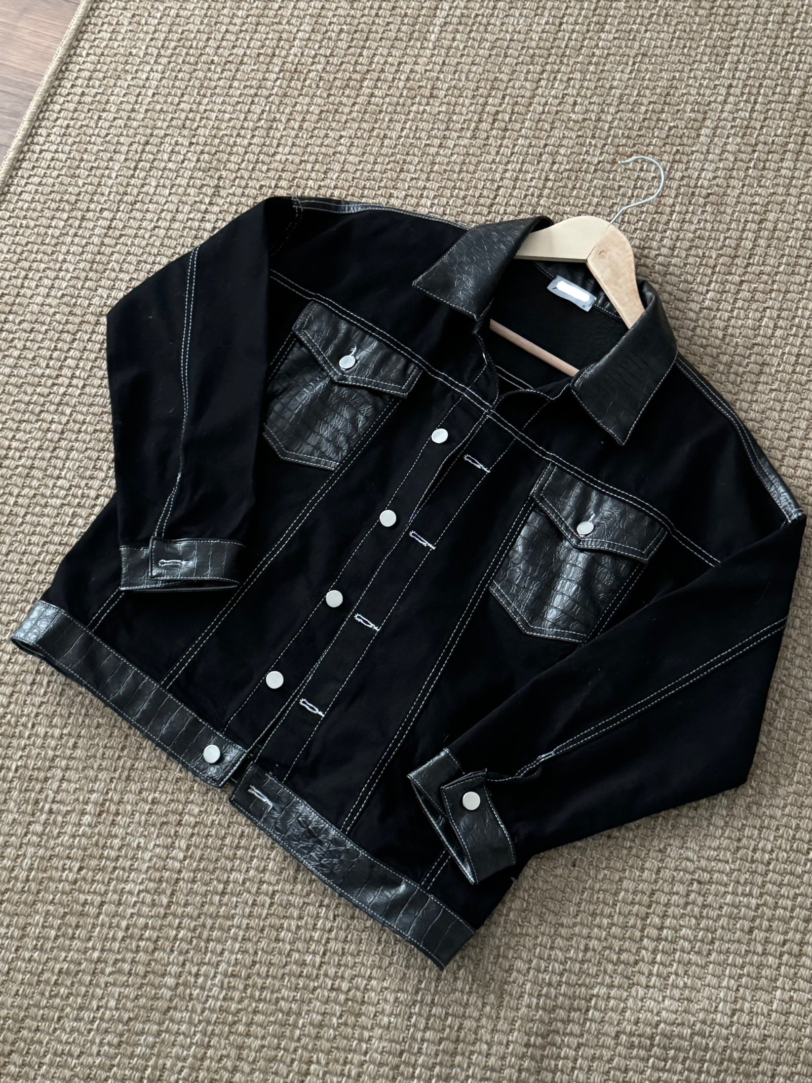 Neptün Denim Deri Garnili Siyah Takım