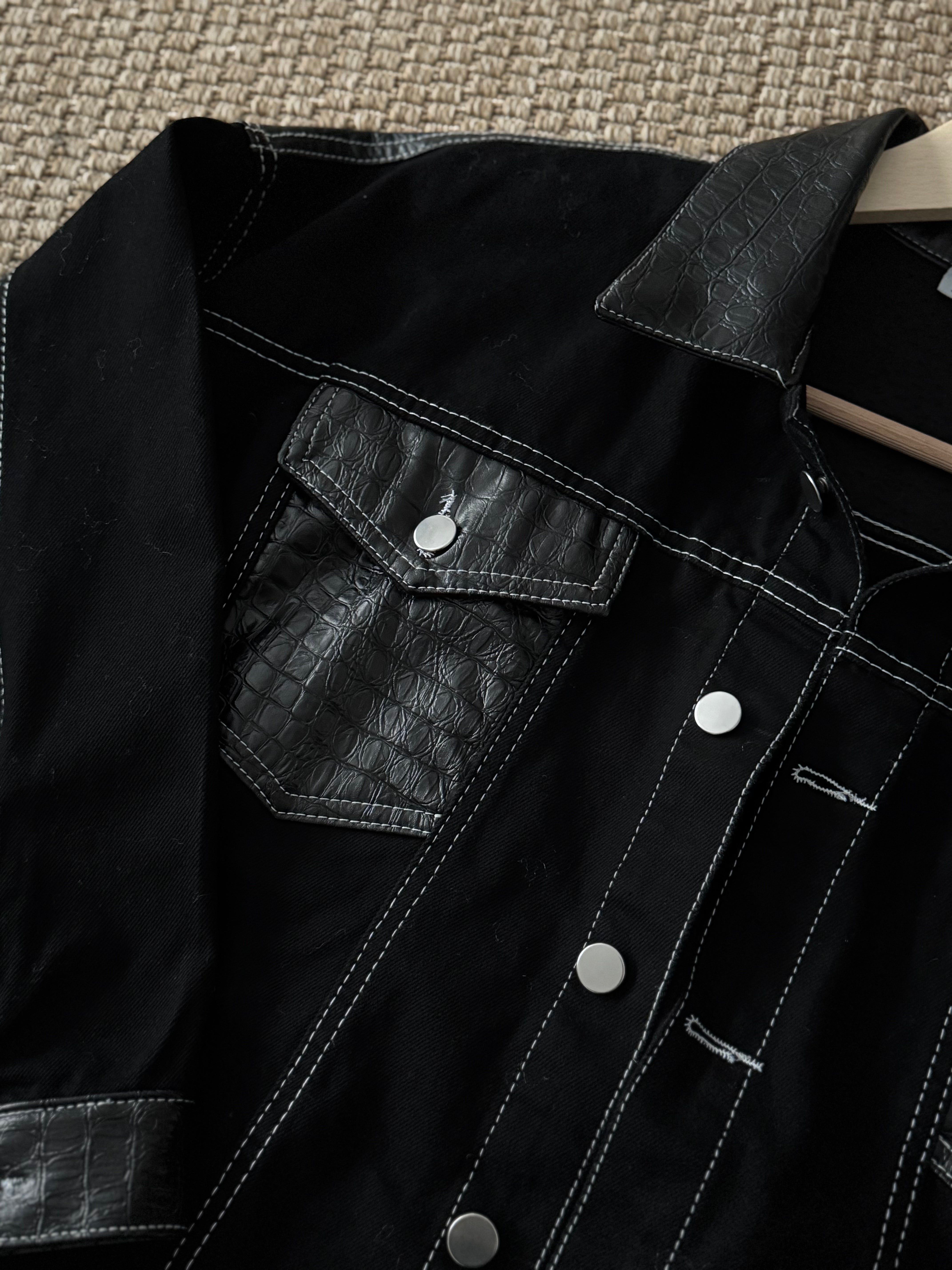 Neptün Denim Deri Garnili Siyah Takım