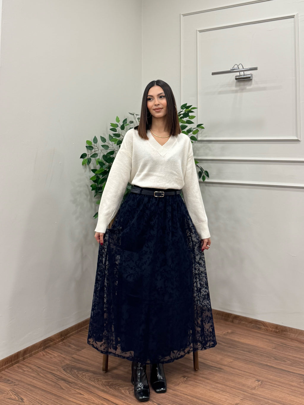 Liz İşlemeli Astarlı Kemerli Lacivert Etek