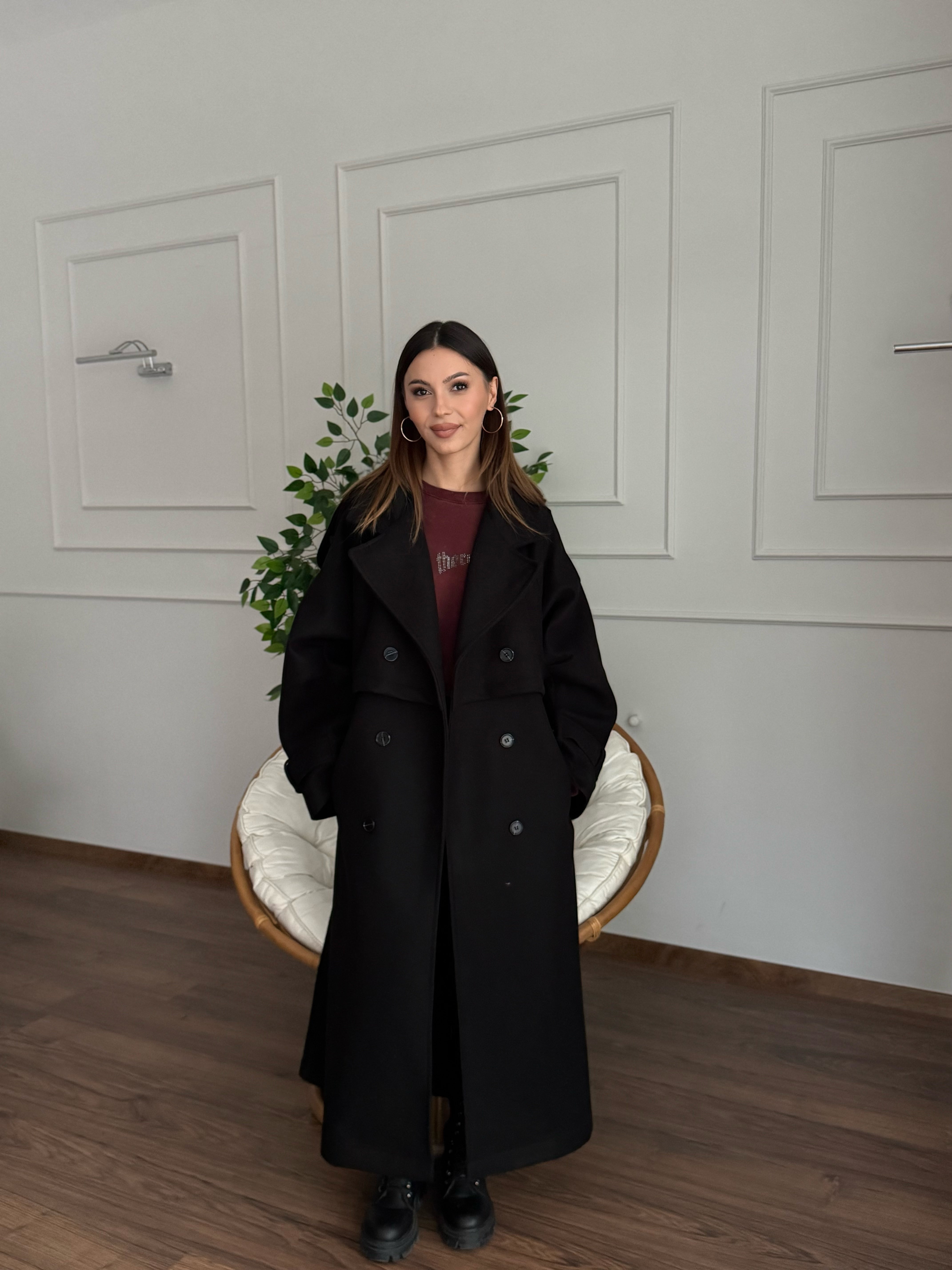 Rüzgarlık Detaylı Siyah Kaşe Kaban