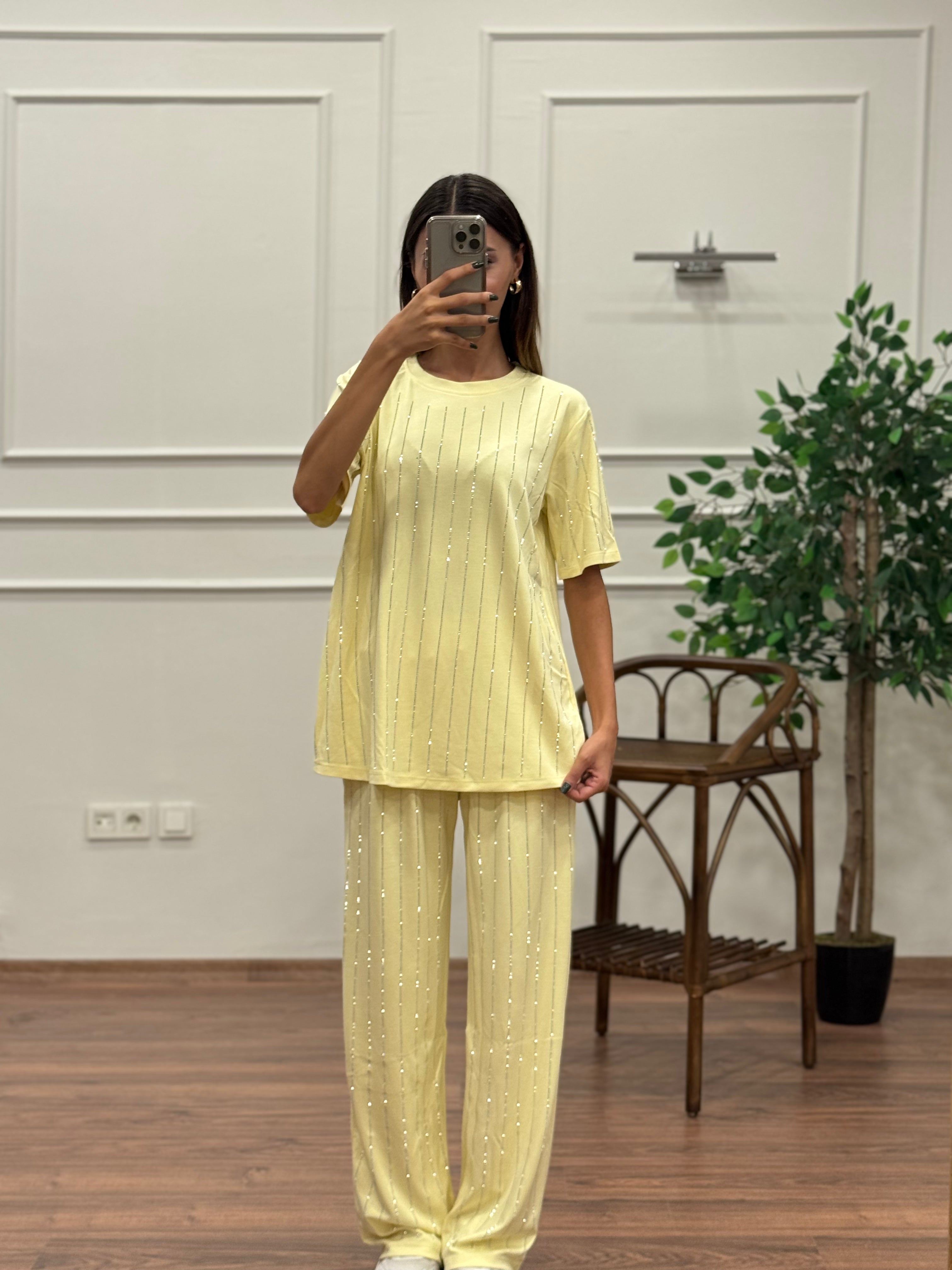 Oys Çizgi Desen Taş Baskı Sarı Bluz Pantolon Takım