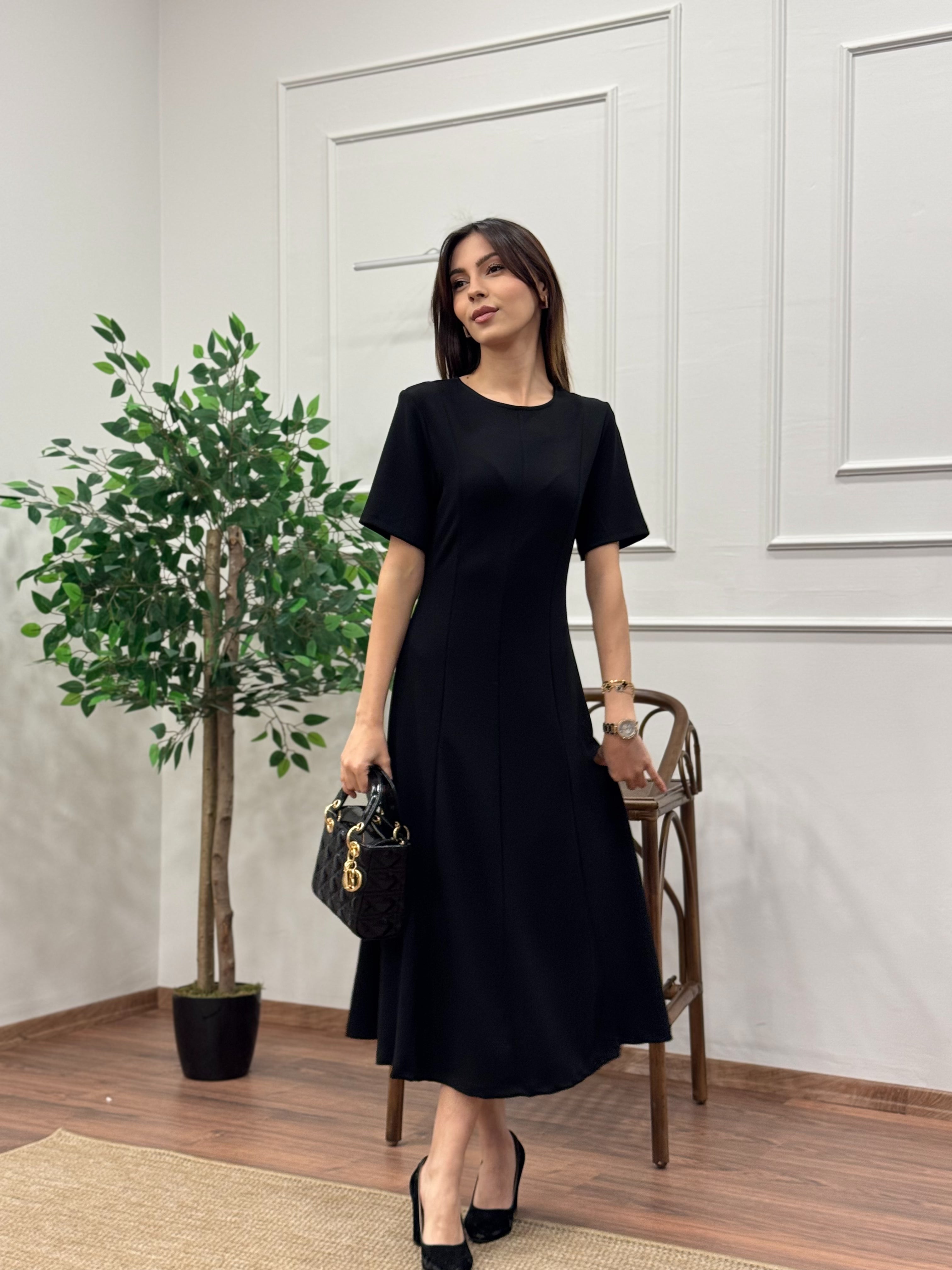 Oysh Önü Garnili Siyah Kloş Elbise