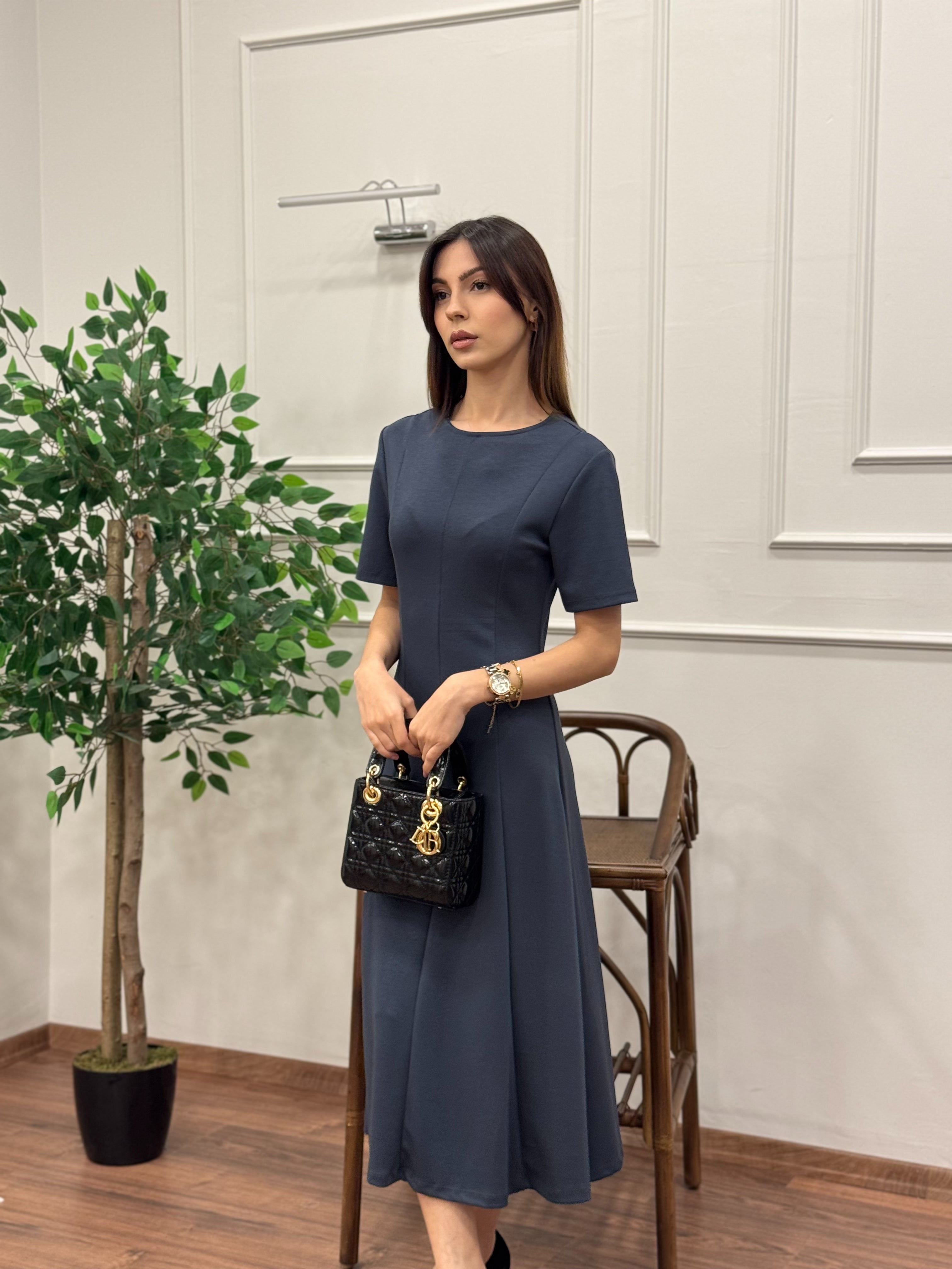 Oysh Önü Garnili Antrasit Kloş Elbise