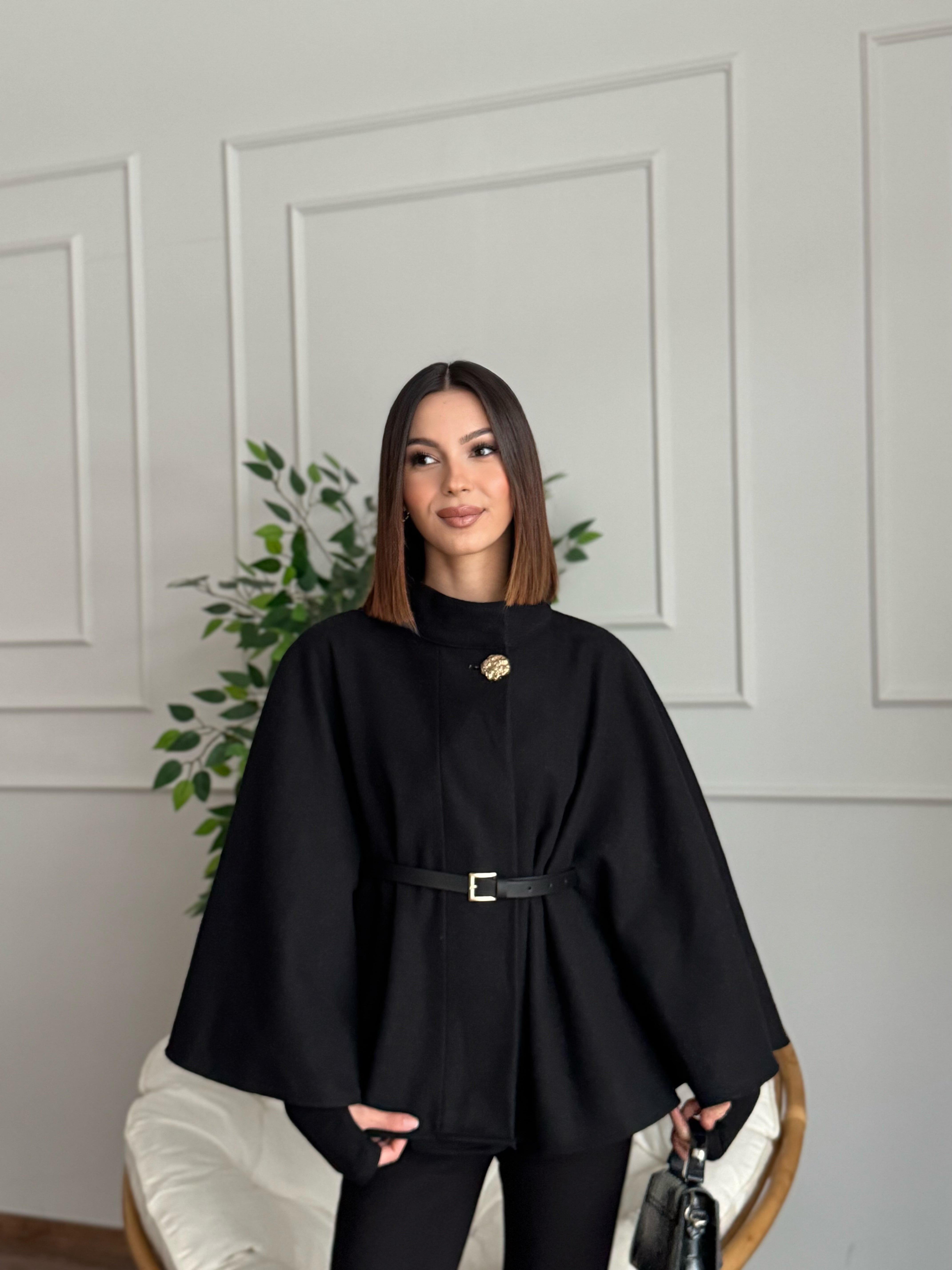 Liya Kemerli Kaşe Siyah Panço