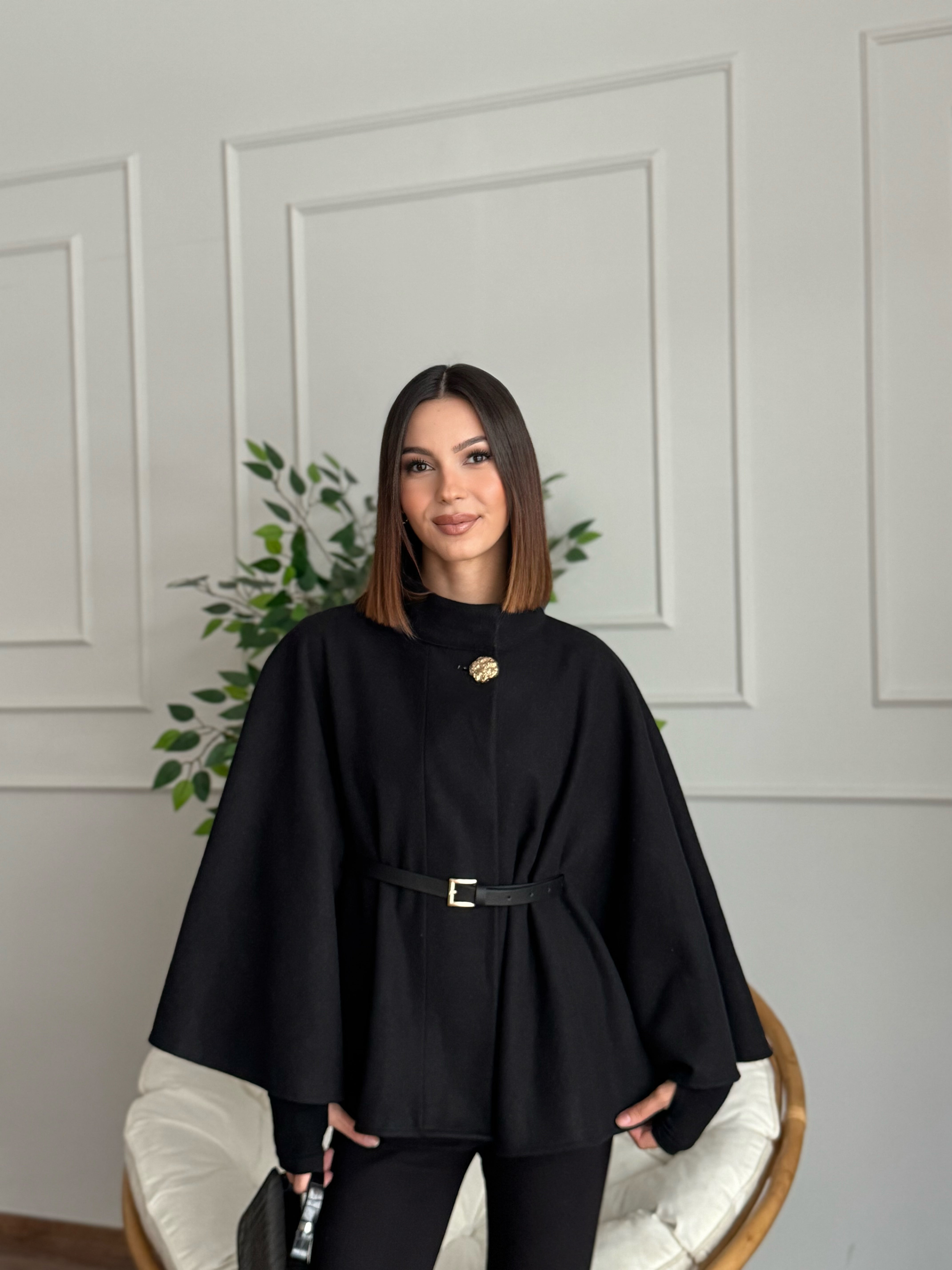 Liya Kemerli Kaşe Siyah Panço