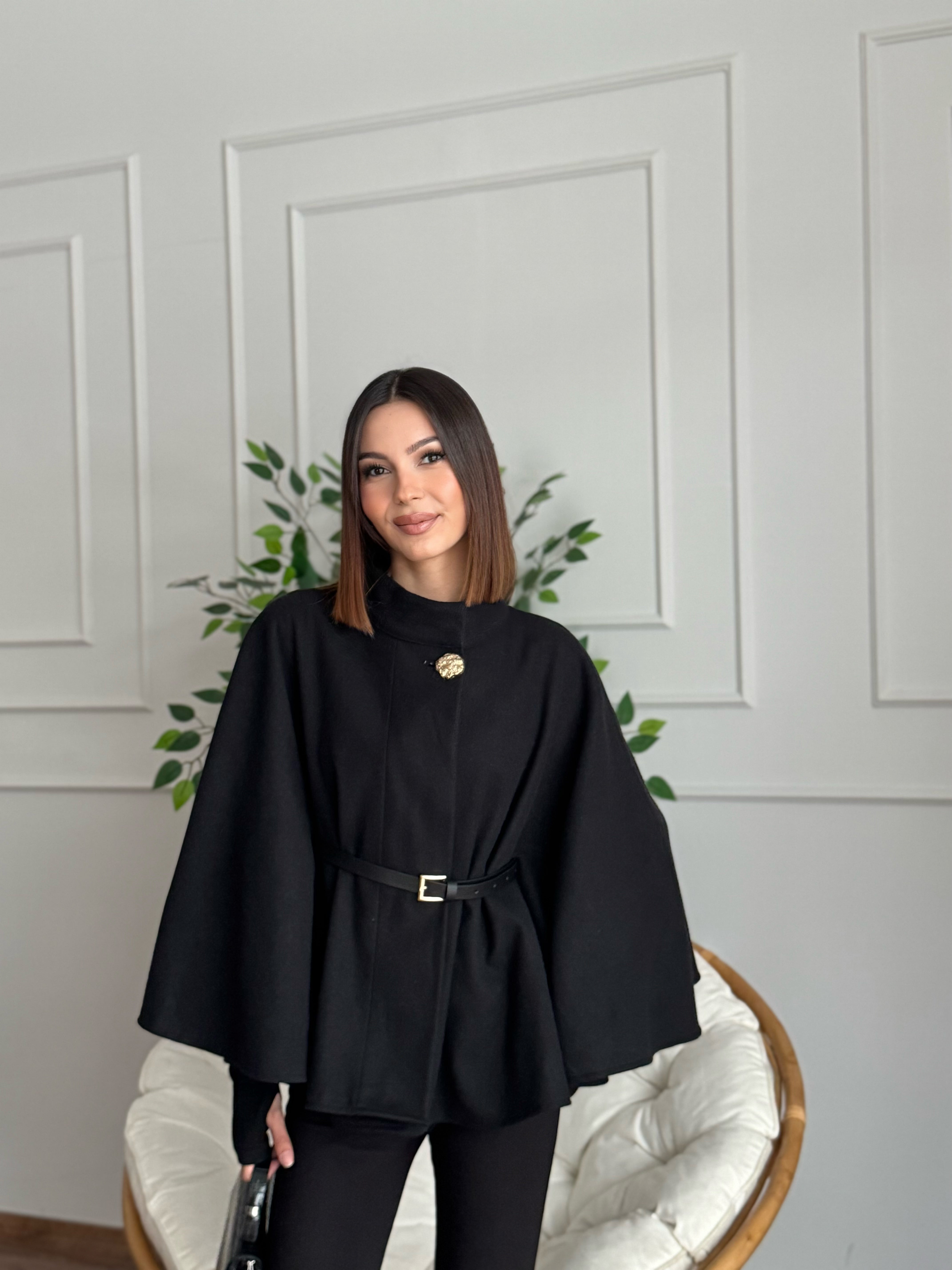 Liya Kemerli Kaşe Siyah Panço