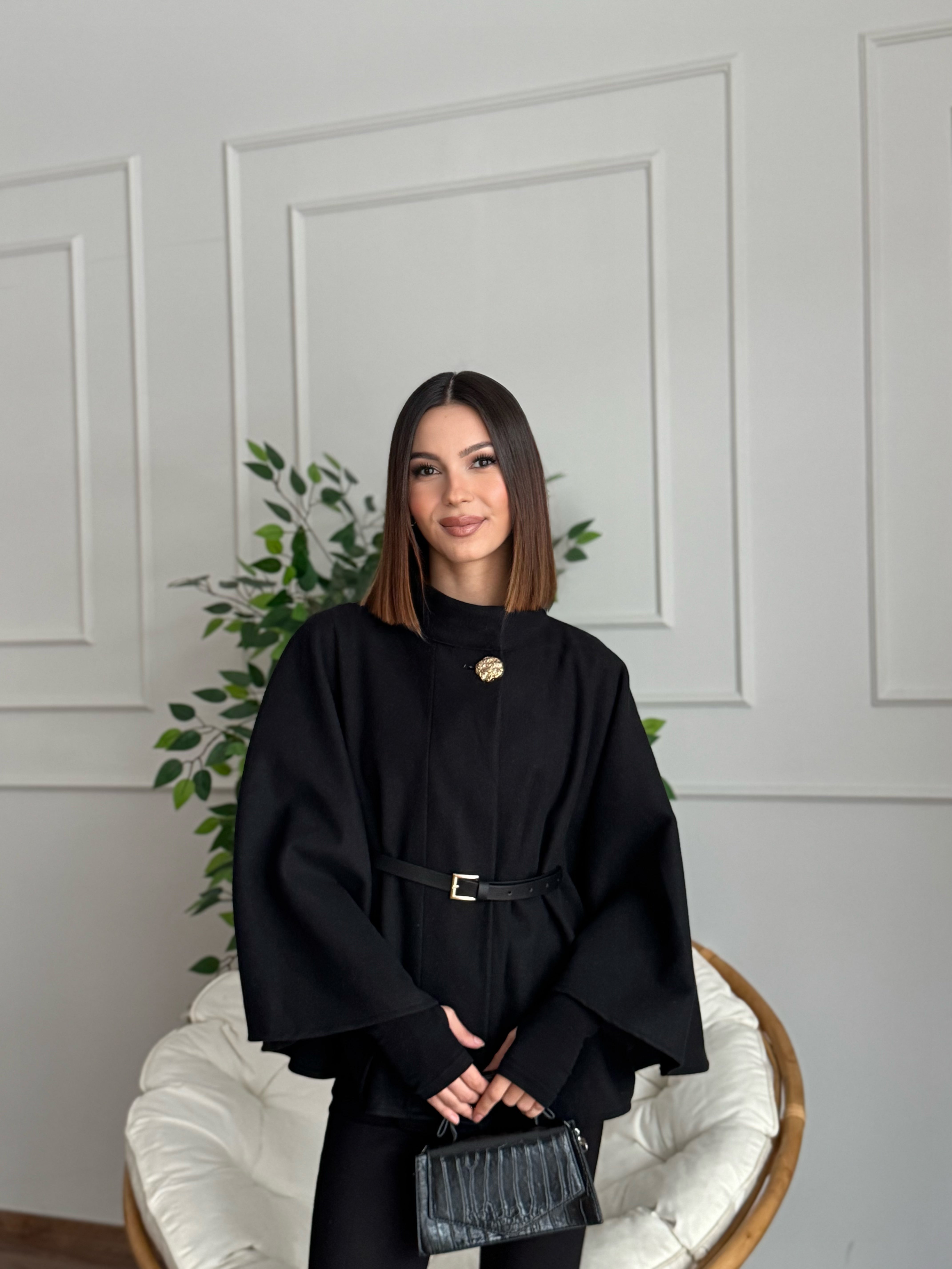 Liya Kemerli Kaşe Siyah Panço