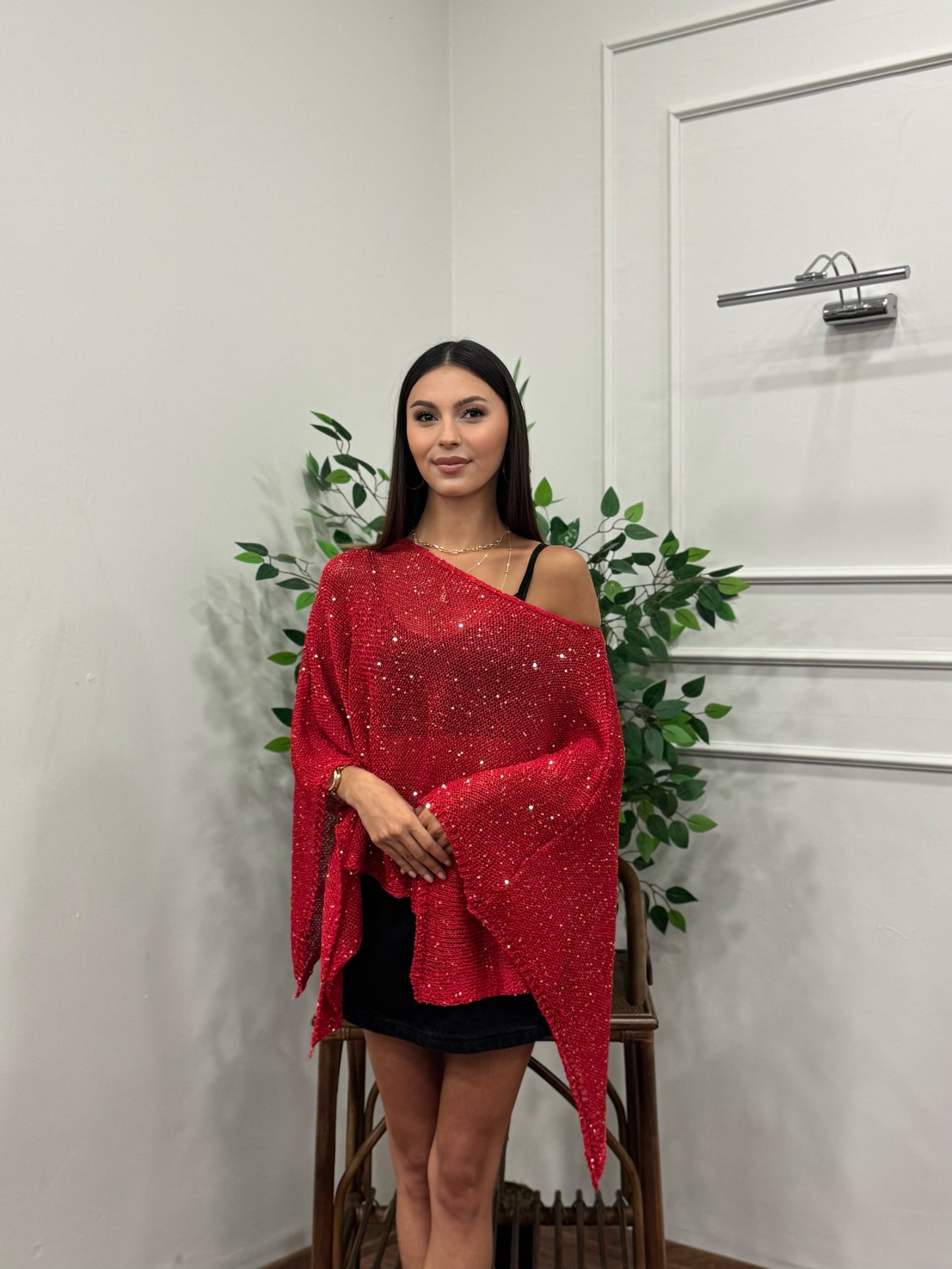 Mira Pullu Triko Kırmızı Pelerin