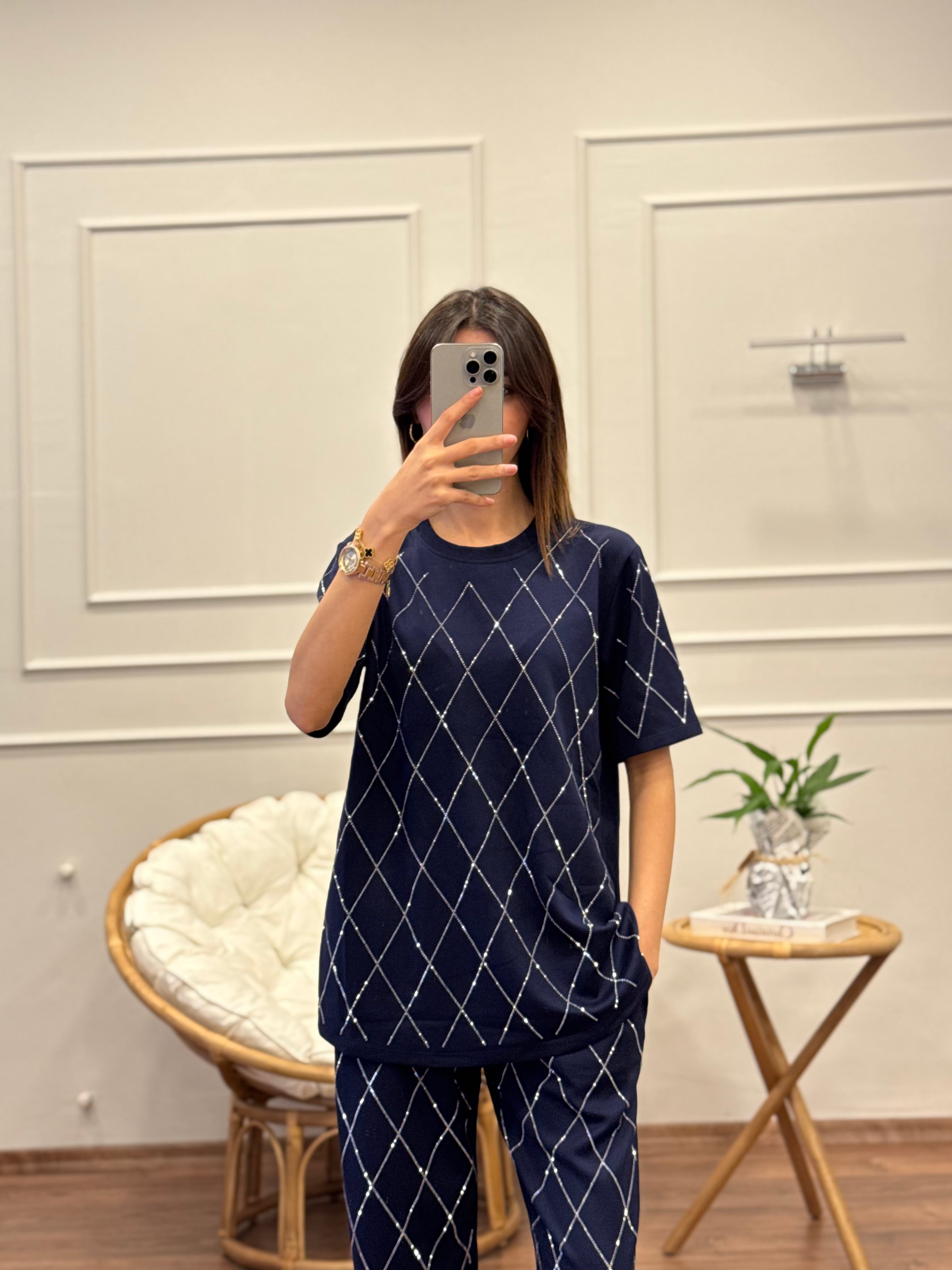 Oys Baklava Desen Taş Baskı Lacivert Bluz Pantolon Takım