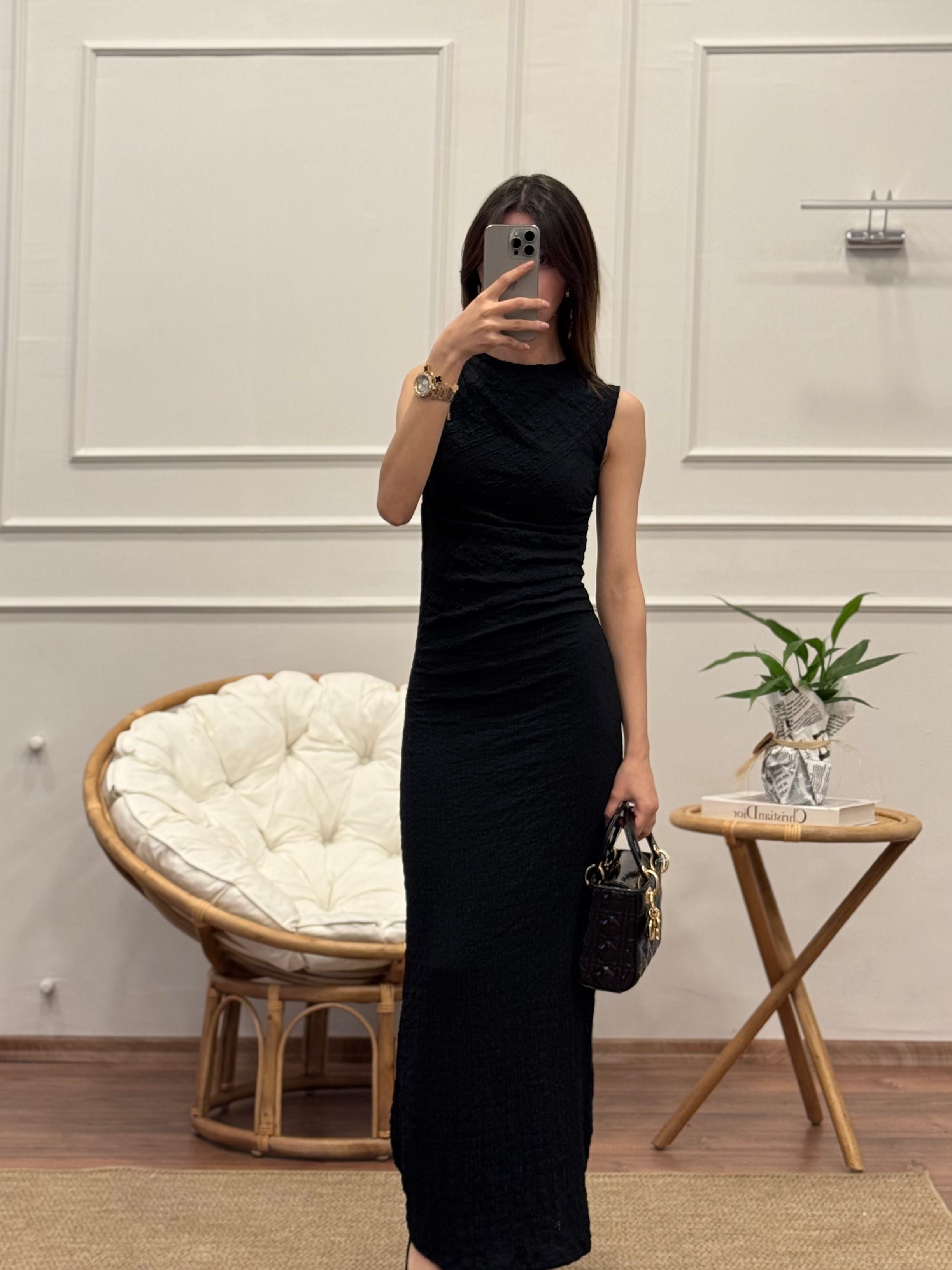 Aura Bel ve Omuz Büzgü Detay Siyah Elbise