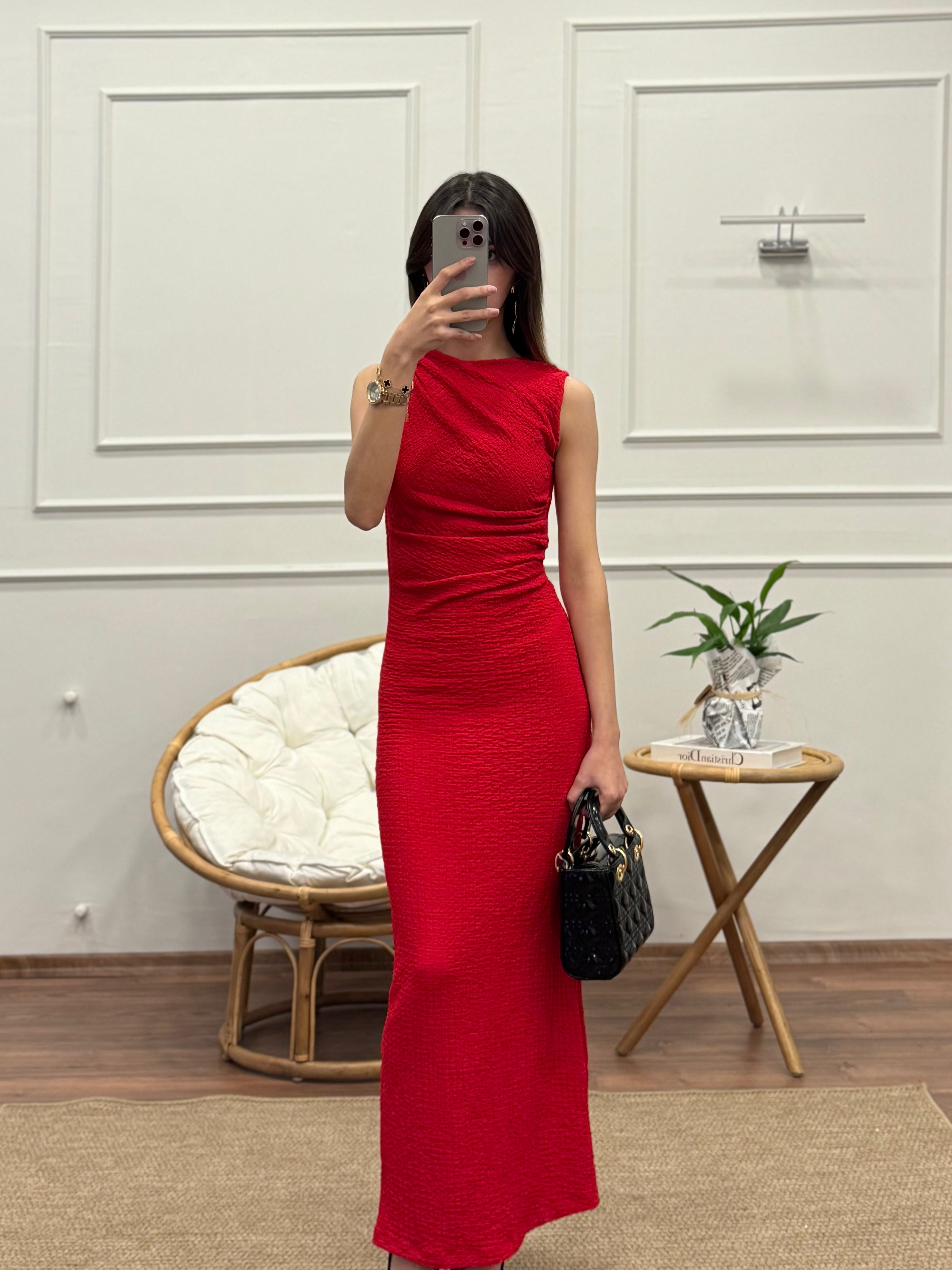 Aura Bel ve Omuz Büzgü Detay Kırmızı Elbise