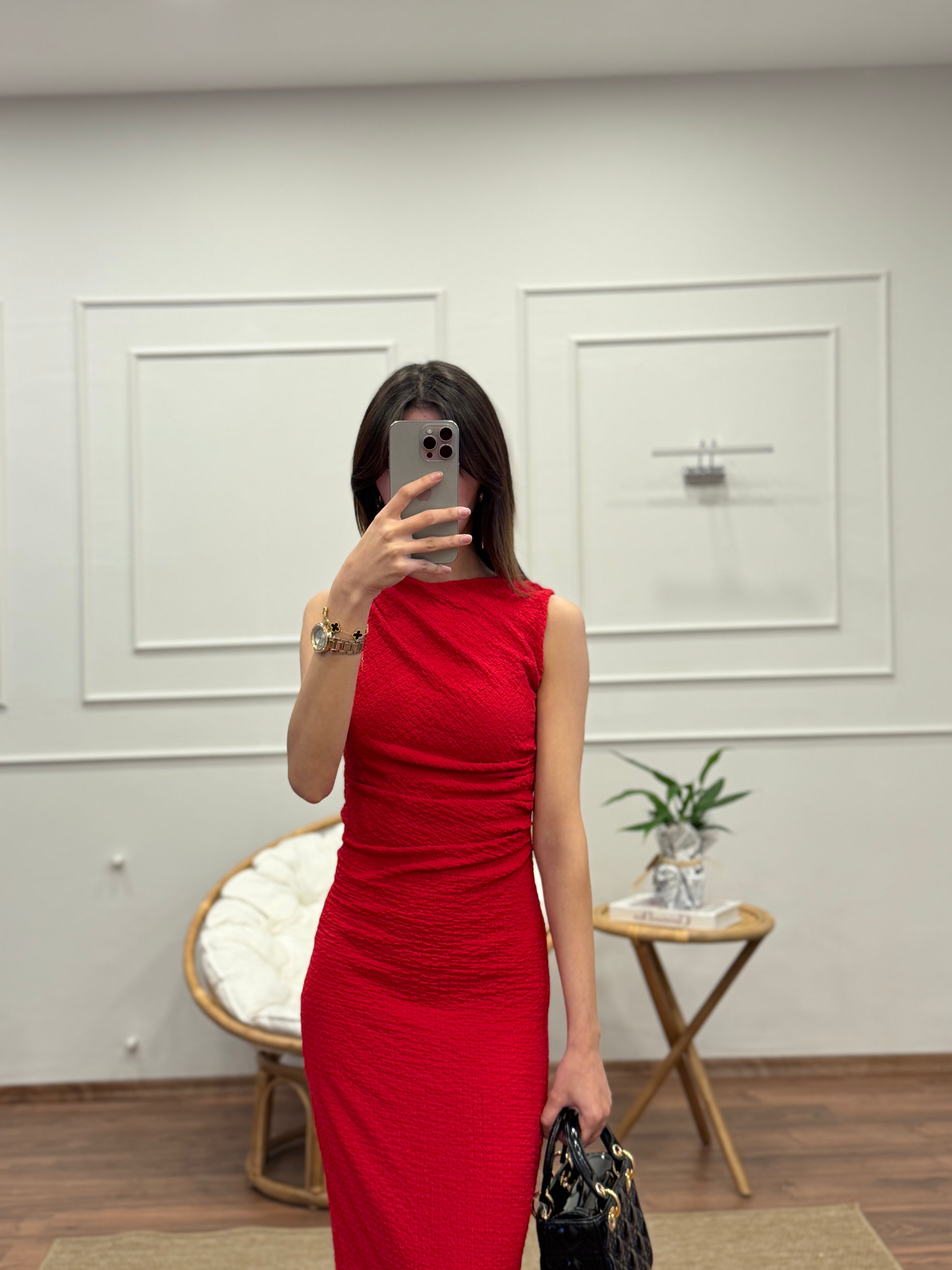 Aura Bel ve Omuz Büzgü Detay Kırmızı Elbise