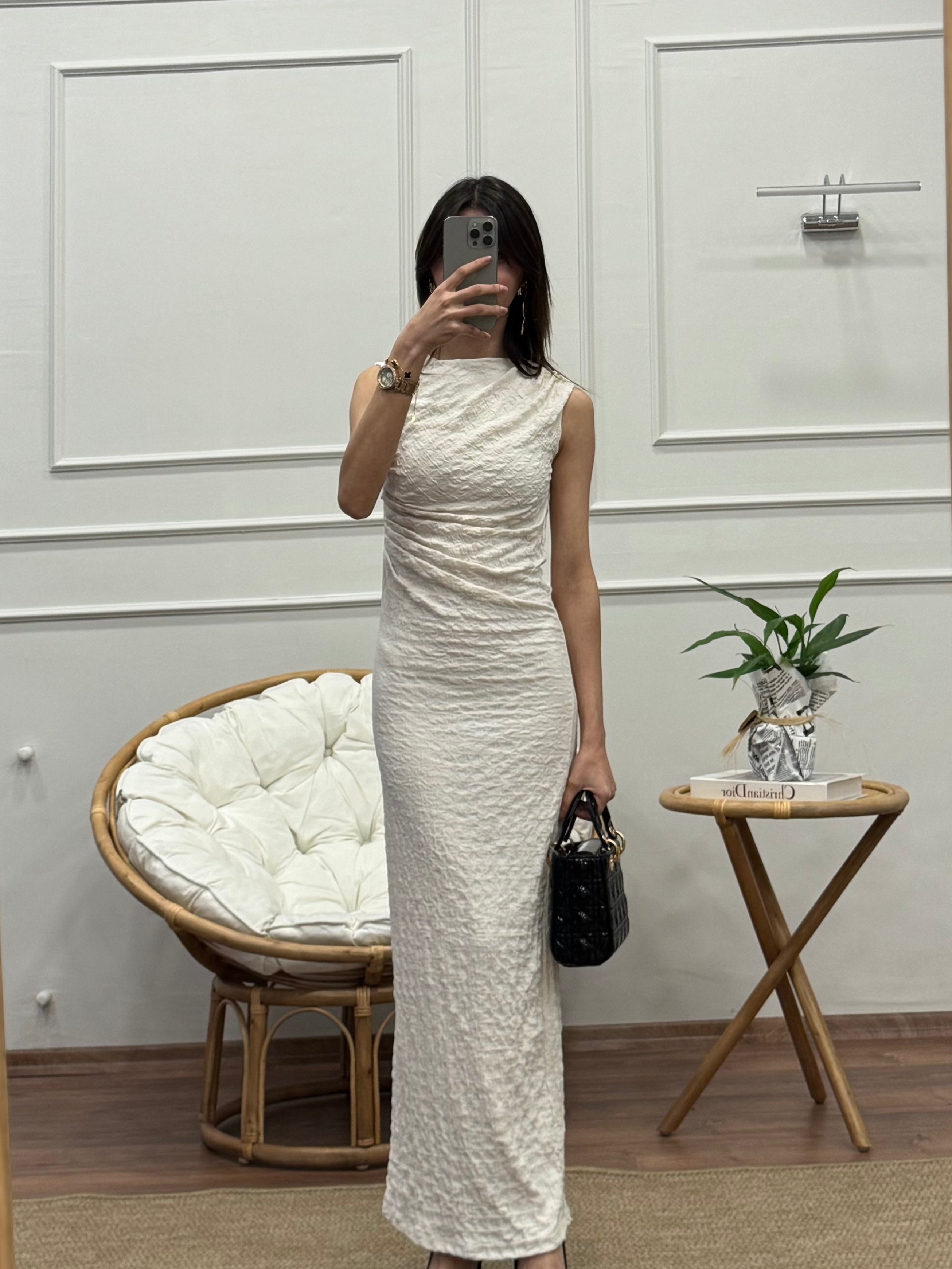 Aura Bel ve Omuz Büzgü Detay Beyaz Elbise