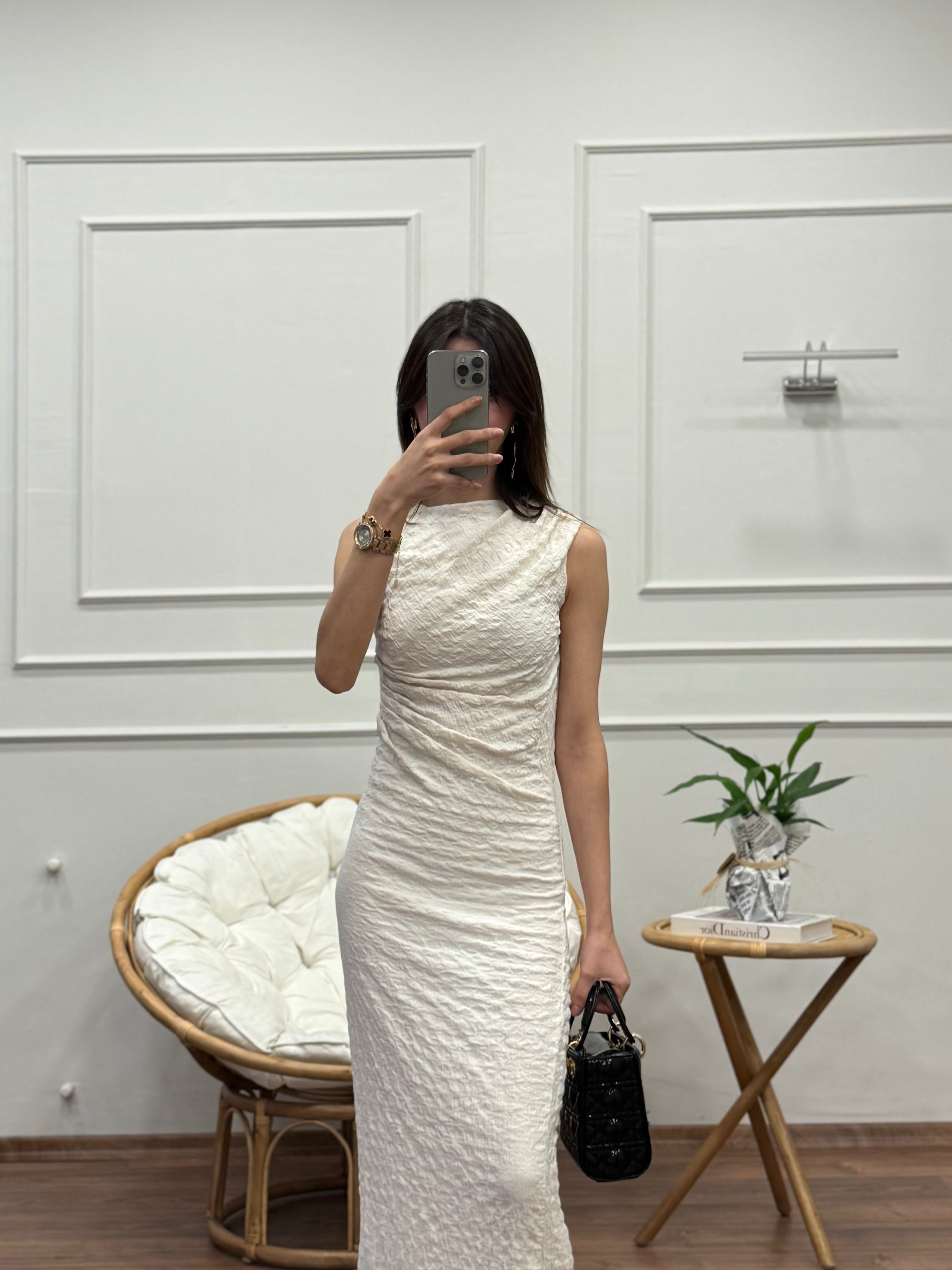 Aura Bel ve Omuz Büzgü Detay Beyaz Elbise