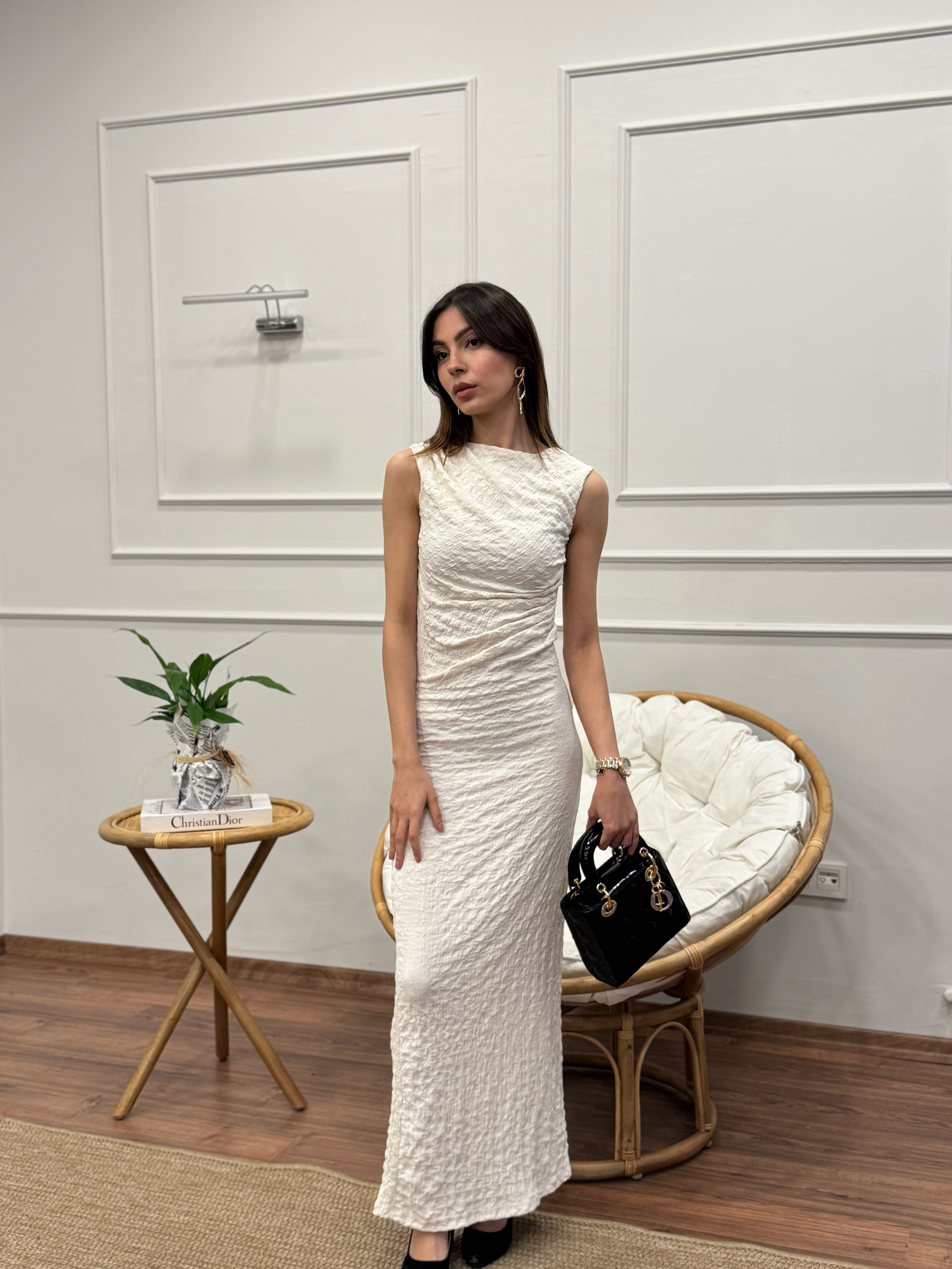 Aura Bel ve Omuz Büzgü Detay Beyaz Elbise