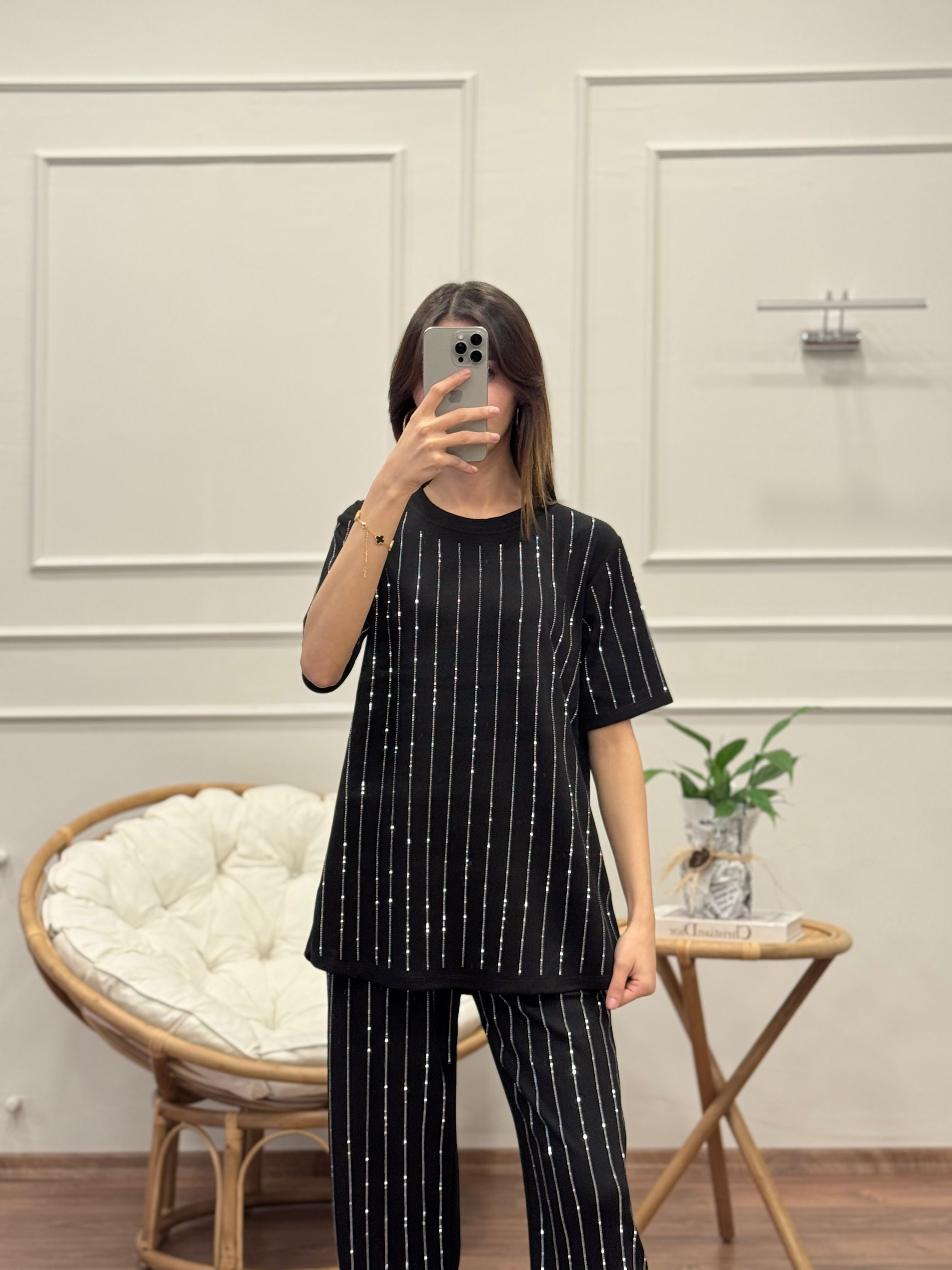 Oys Çizgi Desen Taş Baskı Siyah Bluz Pantolon Takım