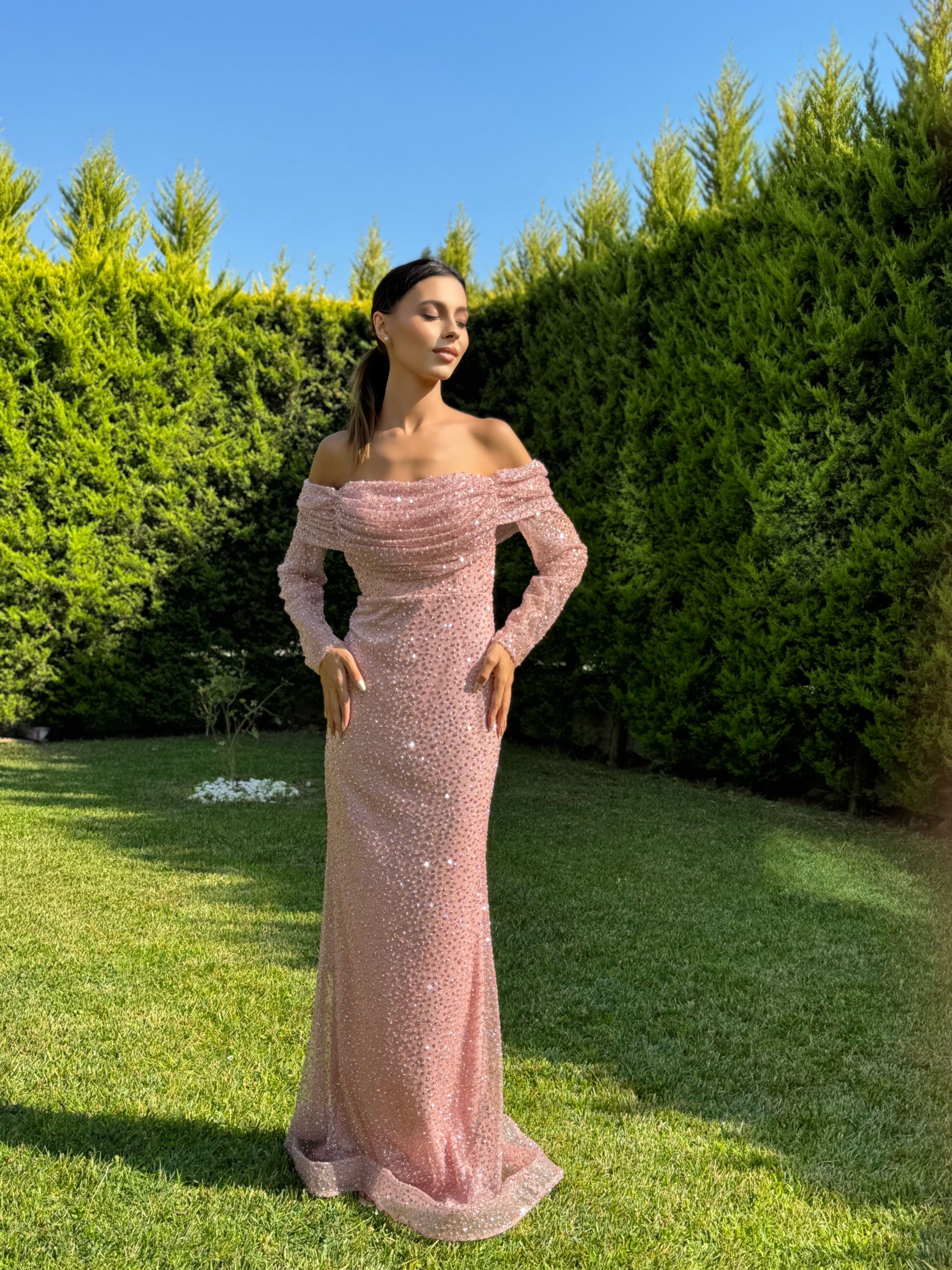 'Elanor' Kayık Yaka Taşlı Pudra Abiye