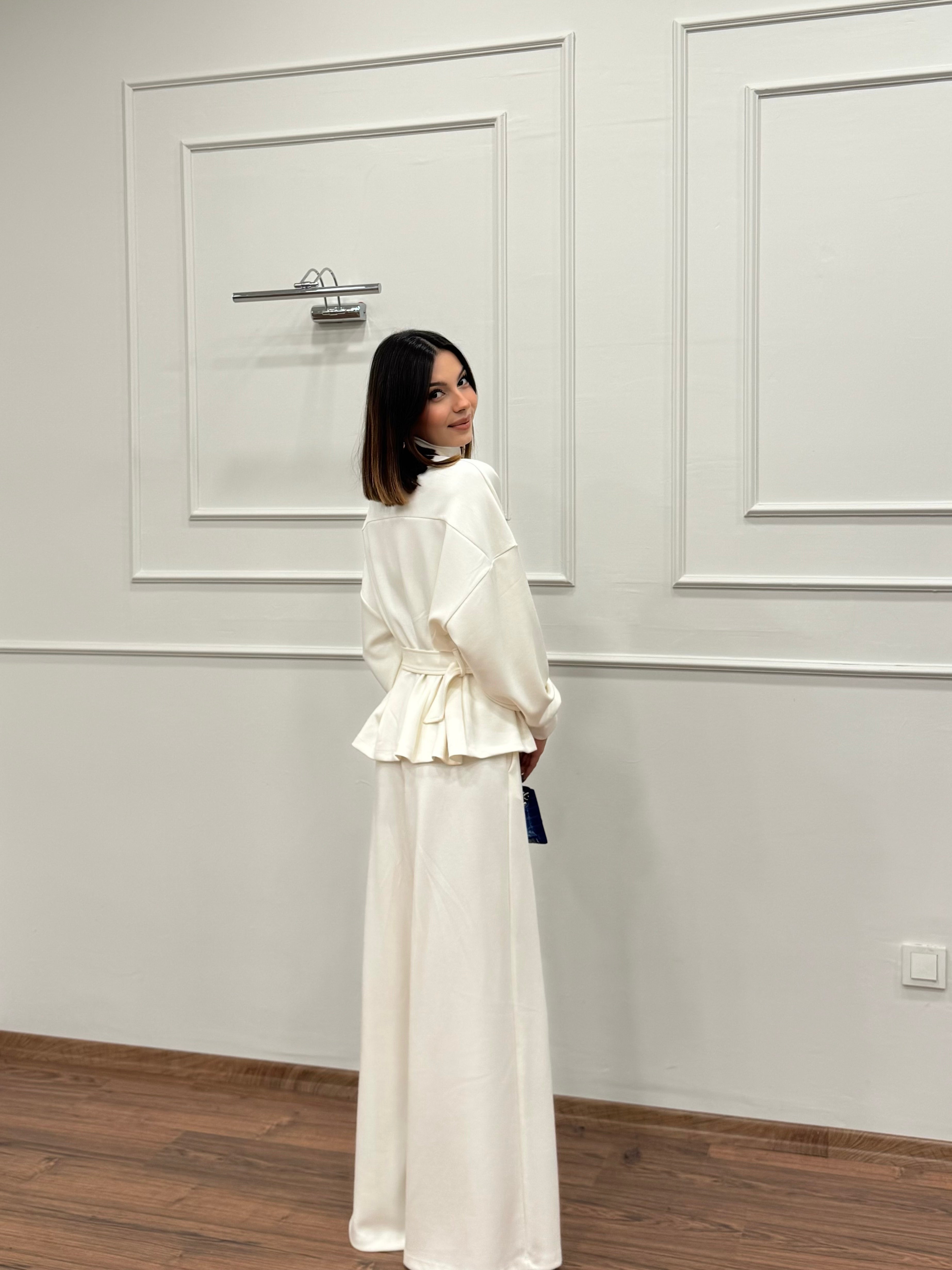 Alya Beyaz Ceket Pantolon Takım