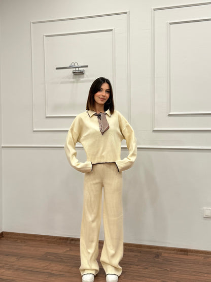 Mandy Fular Detay Crop Pantolon Triko Ekru Takım