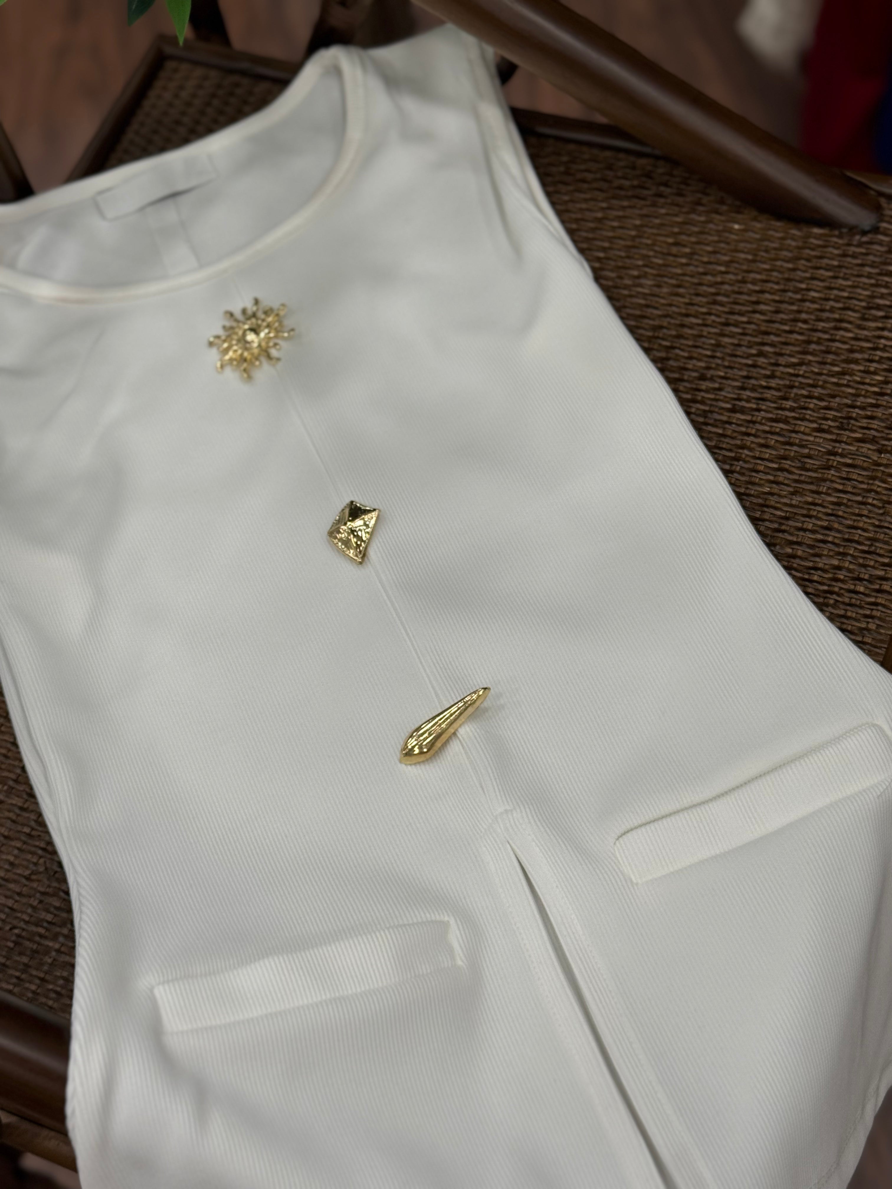 Aksesuar Detay Özel Tasarım Beyaz Bluz