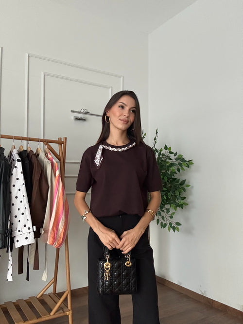 Fular Aksesuar Detay Kahverengi Triko Bluz