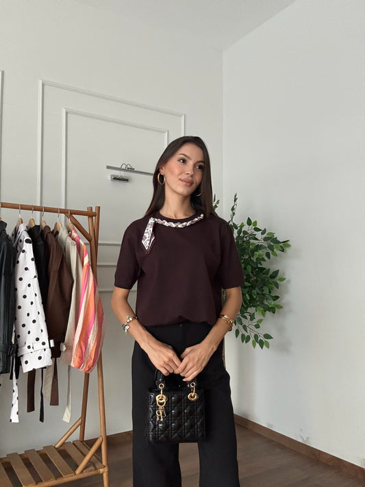 Fular Aksesuar Detay Kahverengi Triko Bluz